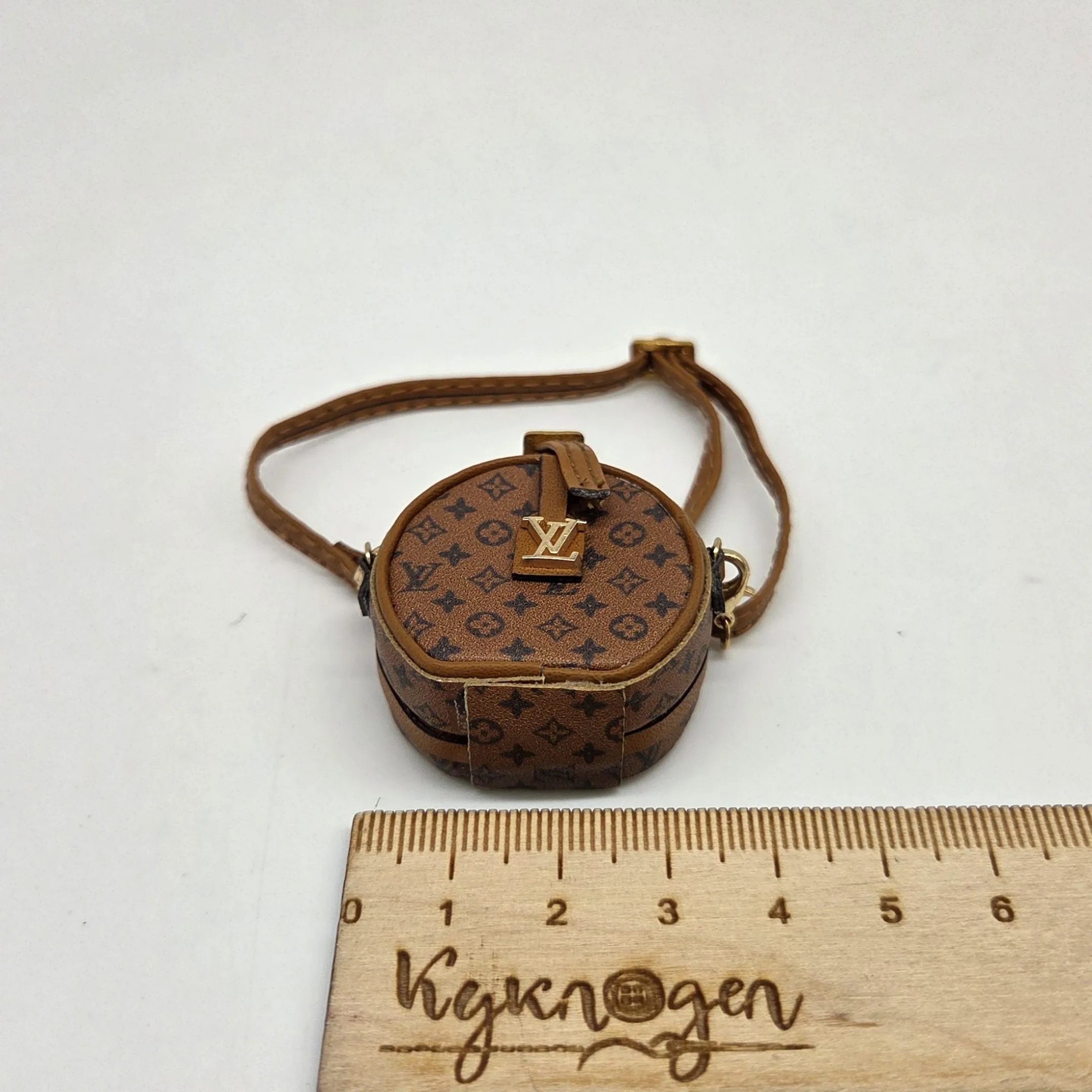Сумка круглая LV д-3,5см цв.рыжий (02) С-149 для кукол | 1