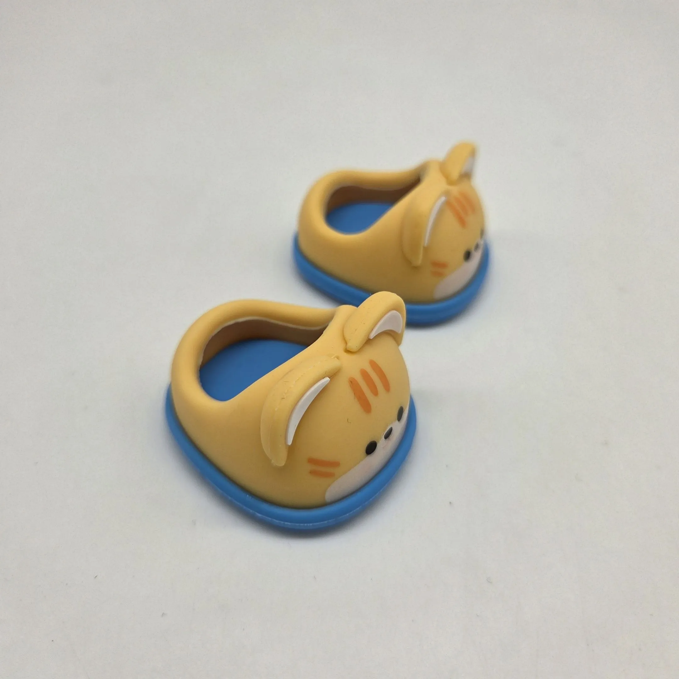 Туфли резиновые Кошка 4,3см цв.жёлтый/синий (07) К-171 для кукол Туфли резиновые Кошка 4,3см цв.жёлтый/синий (07) К-171 для кукол | 1