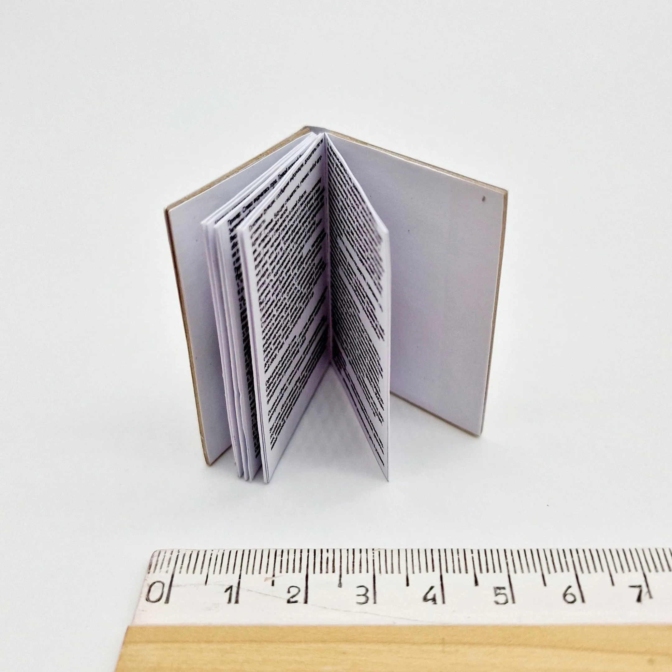 Книжка "Подготовка к ЕГЭ на все 100 % " 3,5*5 см для кукол | 1