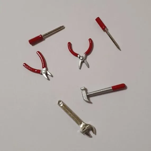 Набор мастера 6 предметов НМ-04 цв.красный для кукол