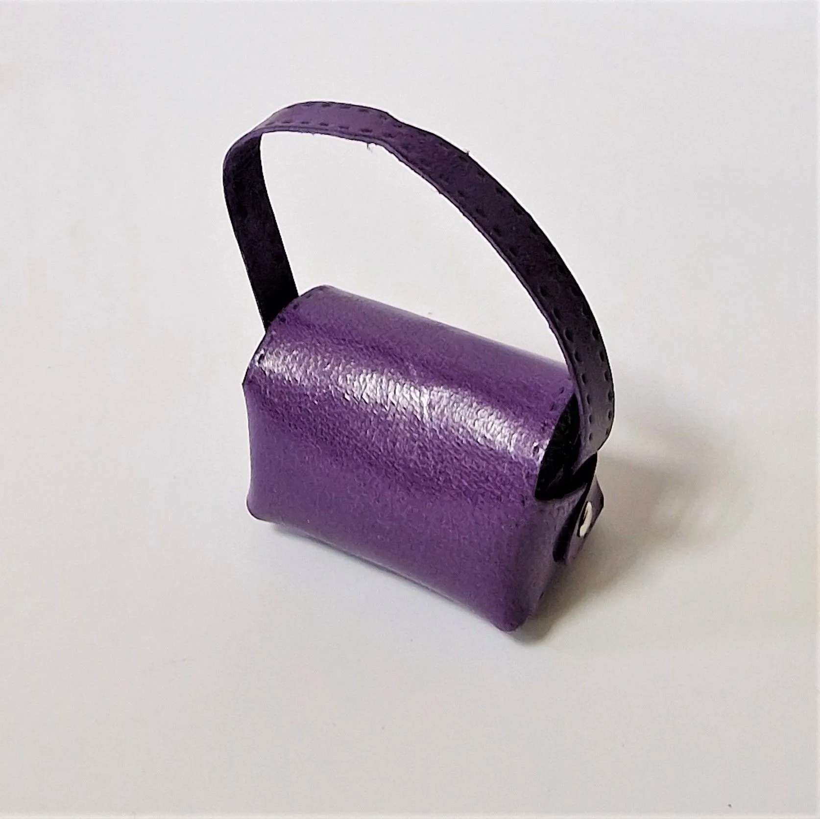 Сумочка С-53 натур.кожа цв.фиолетовый (20) 4*3*2см для кукол | 1