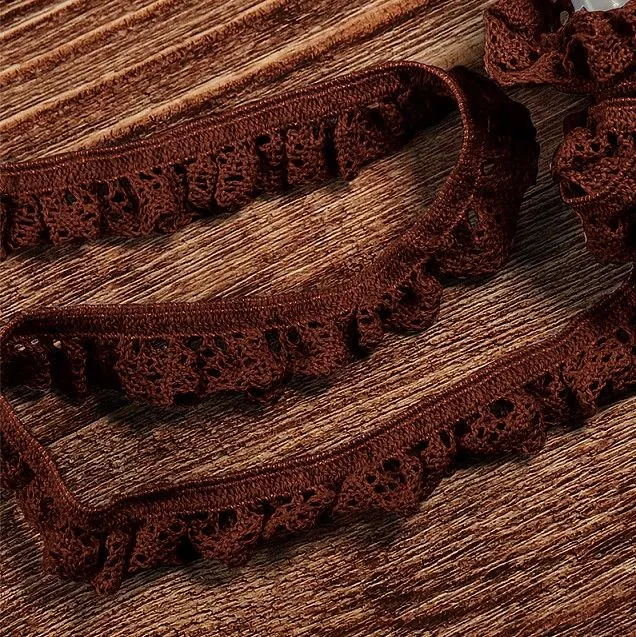Кружево вязаное на резинке шир.17мм 1метр цв.коричневый TBY-5236.02 для кукол | 1