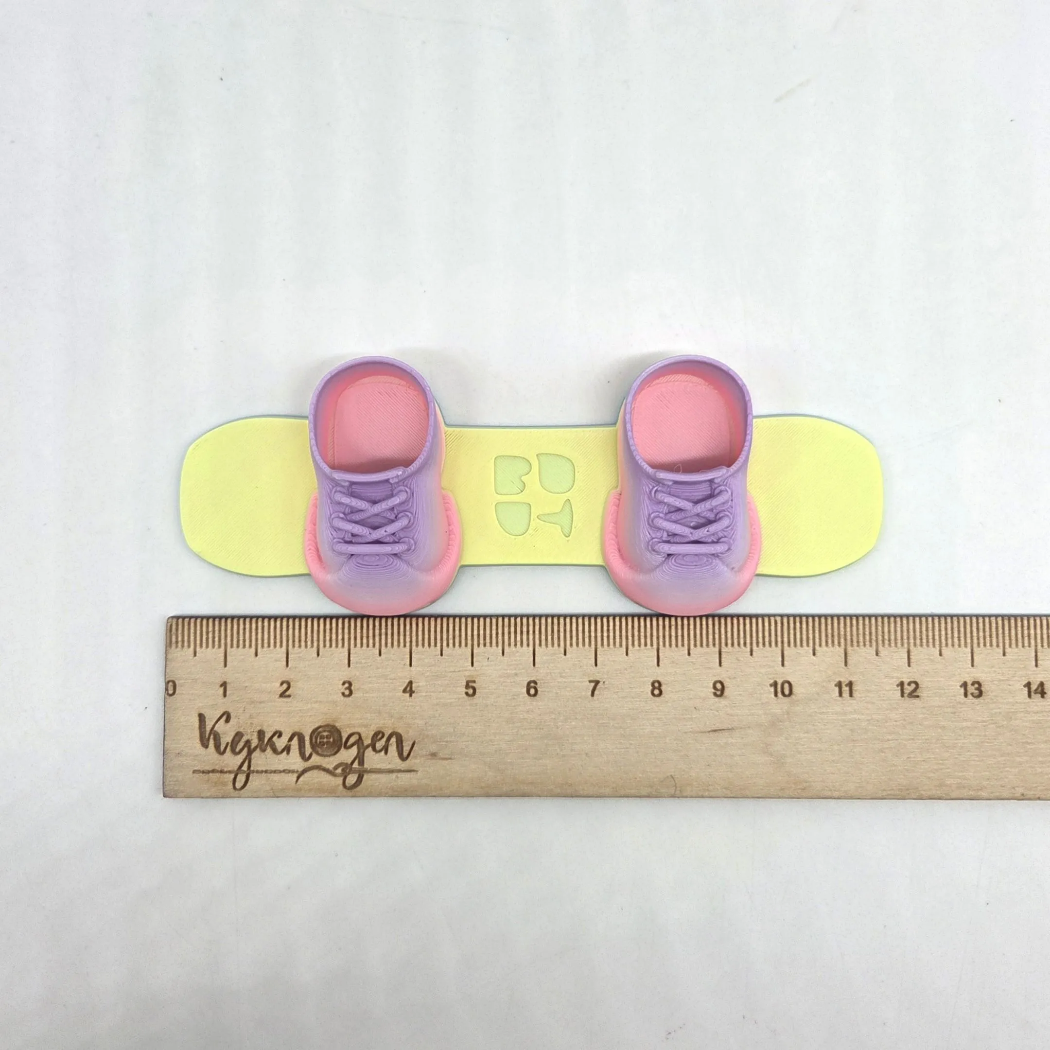 Сноуборд для кукол (Лабубу 17см) цв.жёлто-сиреневый (05) 11,5*4см 281 для кукол | 2