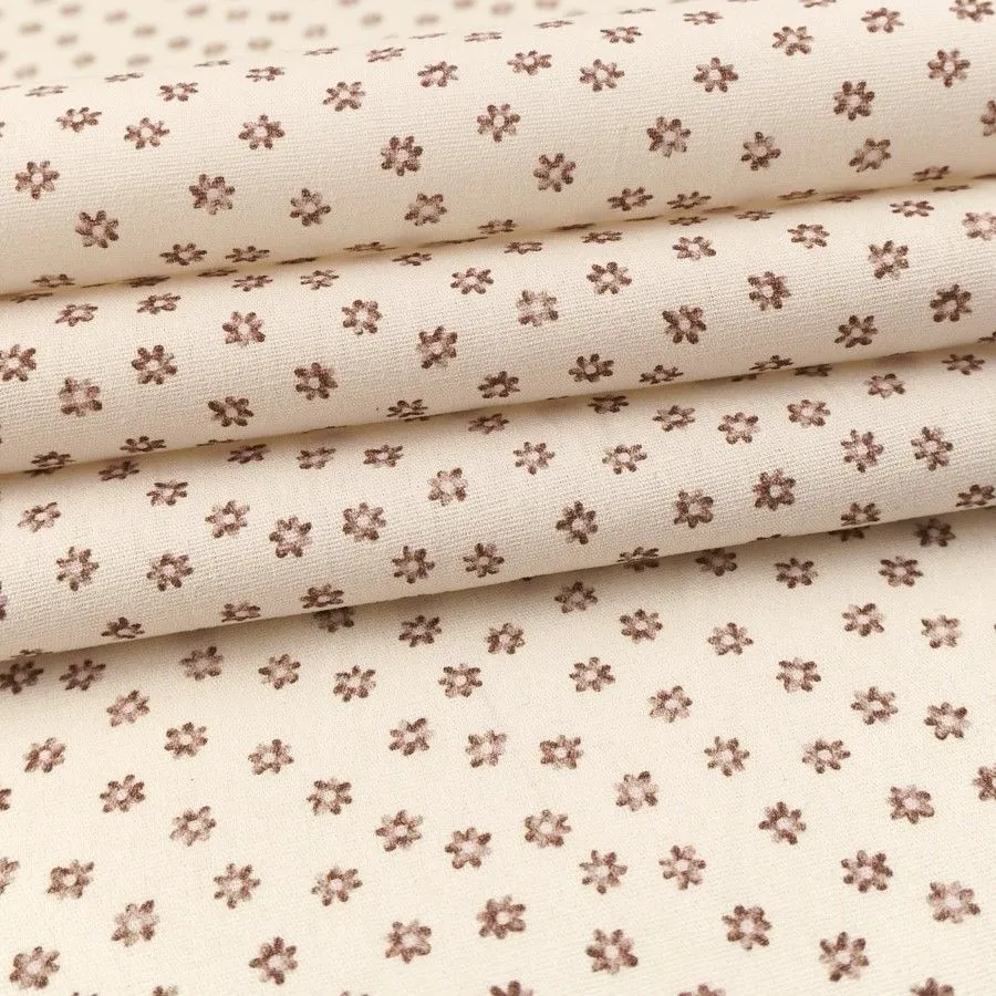 Ткань хлопковая Цветочки коричневые 50*50см цв.кремовый 28124 для кукол | 2