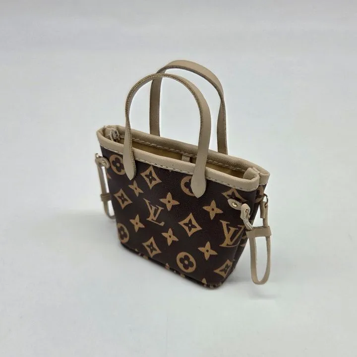Сумка LV 4,5*6см цв.коричневый (03) С-146 для кукол