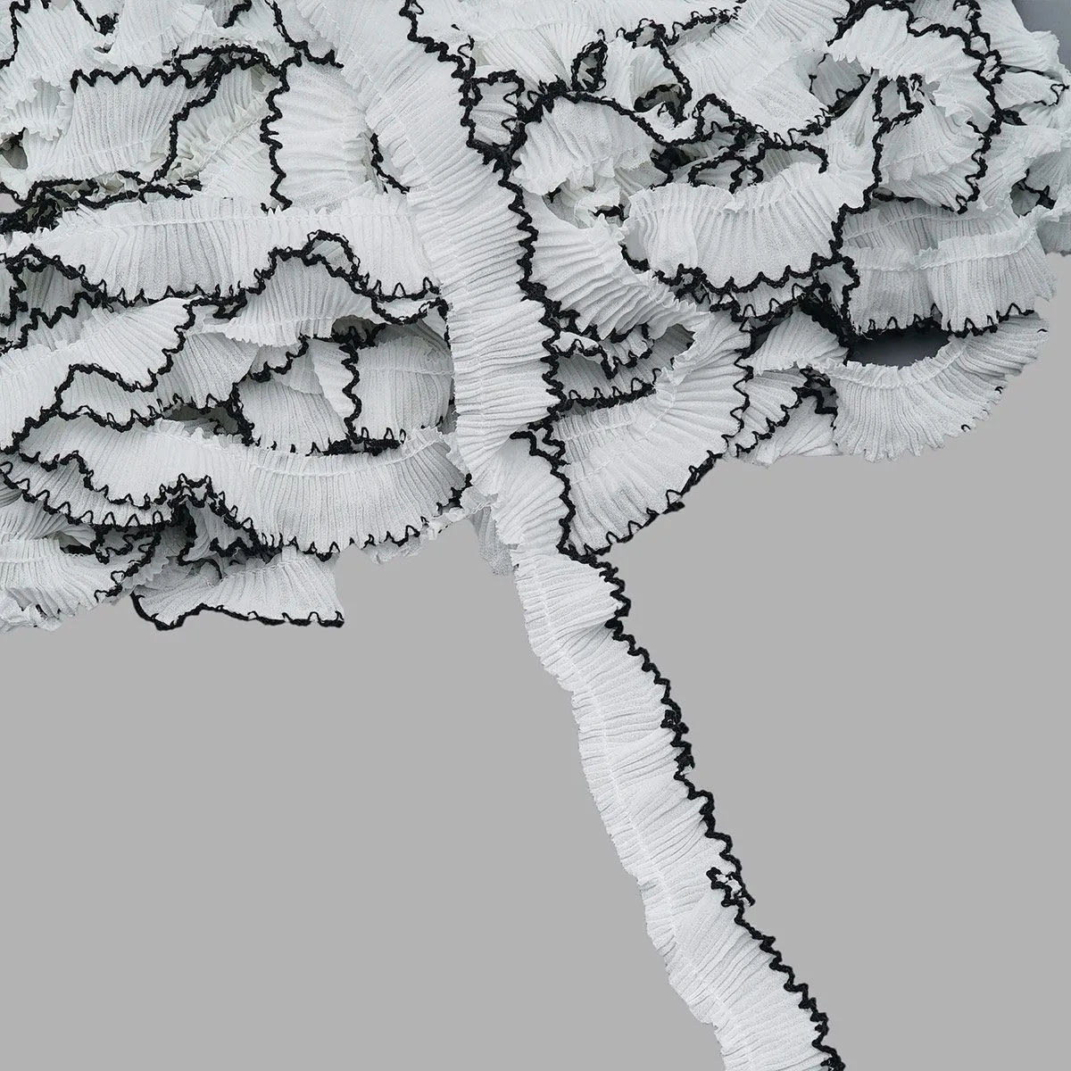 Кружево плиссированное шир.2,5см дл.1м цв.02 белый/чёрный 7748767 для кукол | 3