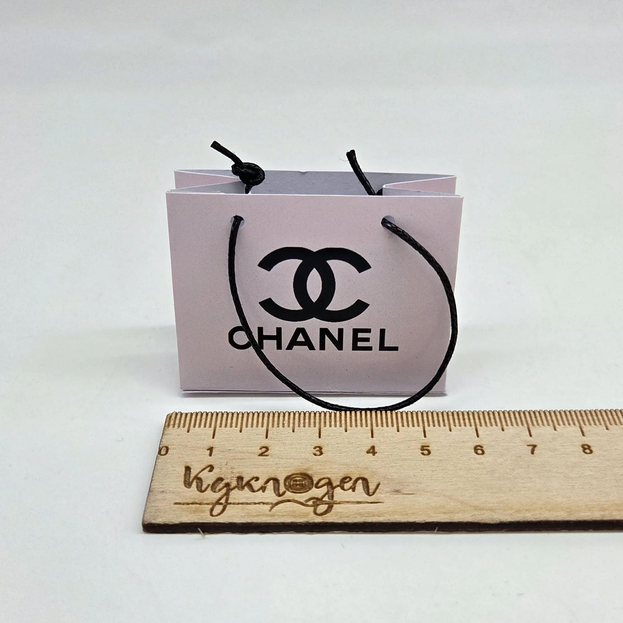 Миниатюрный пакет с логотипом Chanel цв.розовый для кукол | 2