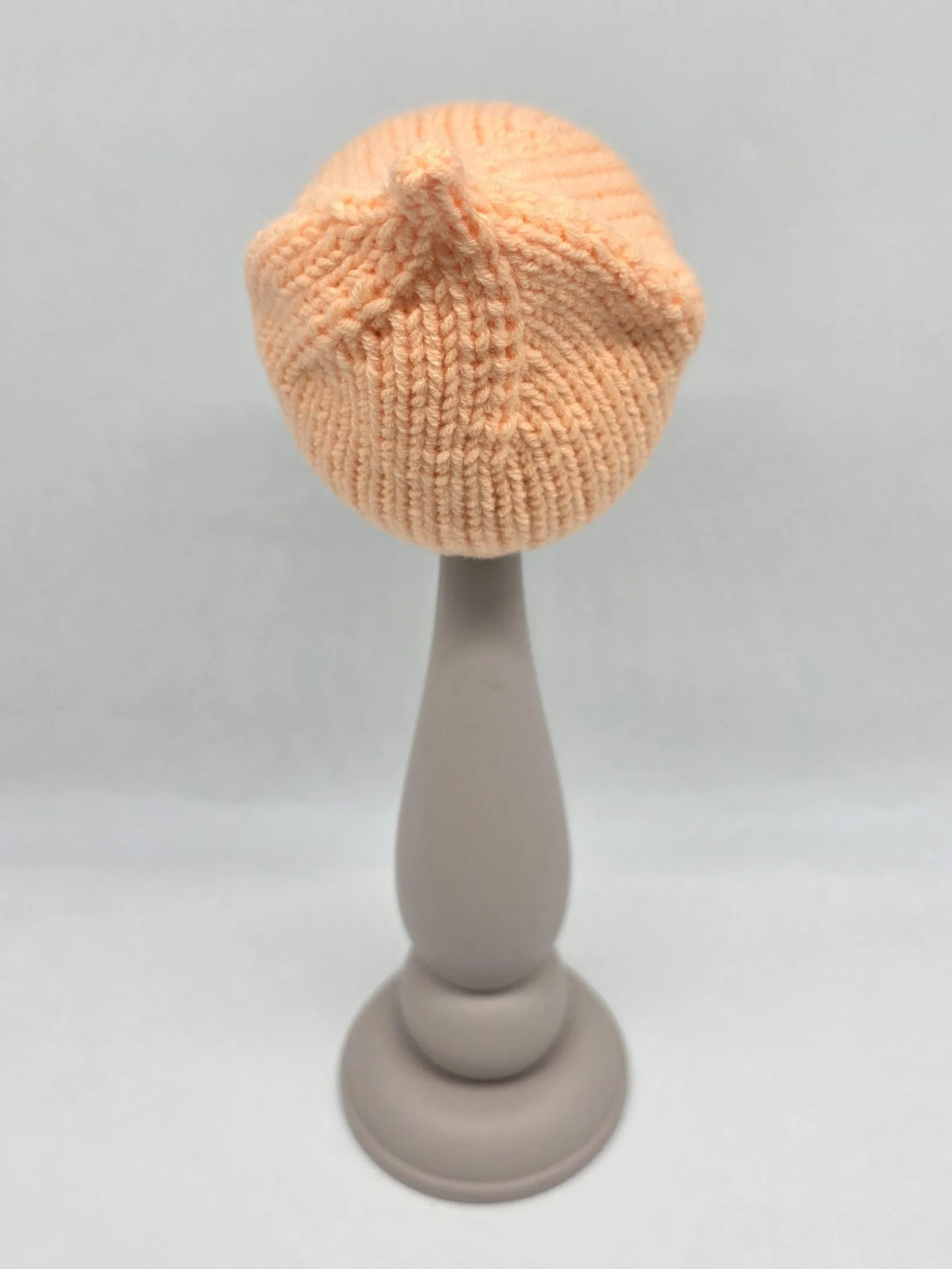 Шапочка-редиска ША-55 цв.персиковый (05), обхват 27см для кукол | 1