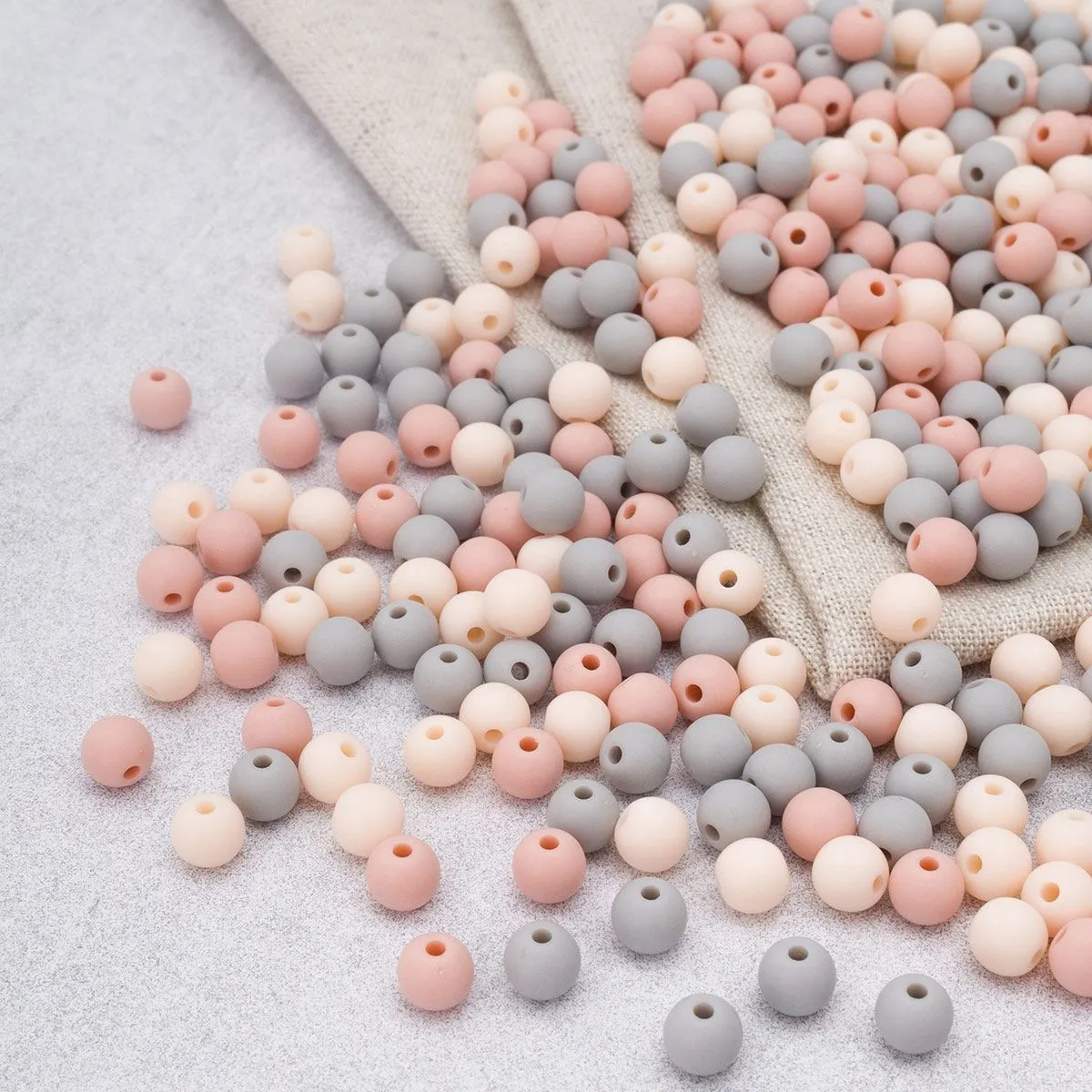 Бусины пластиковые матовые, круглые d-6мм, 50гр. цв.00002 бежево-серый 7748416 для кукол | 5
