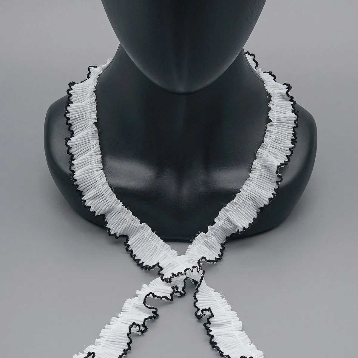 Кружево плиссированное шир.2,5см дл.1м цв.02 белый/чёрный 7748767 для кукол | 1