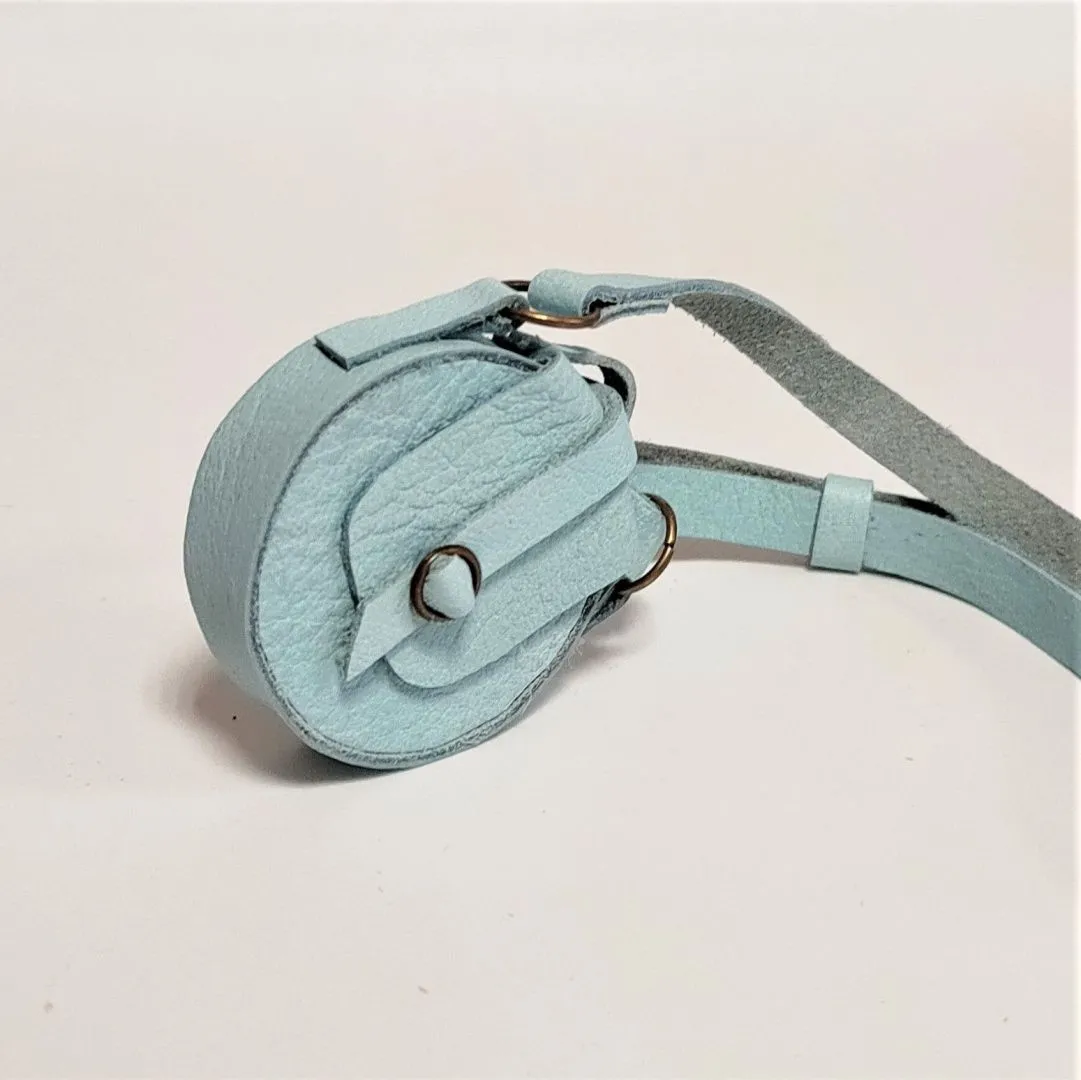 Сумочка С-100 натур.кожа цв.голубой 4*1,2см для кукол | 1