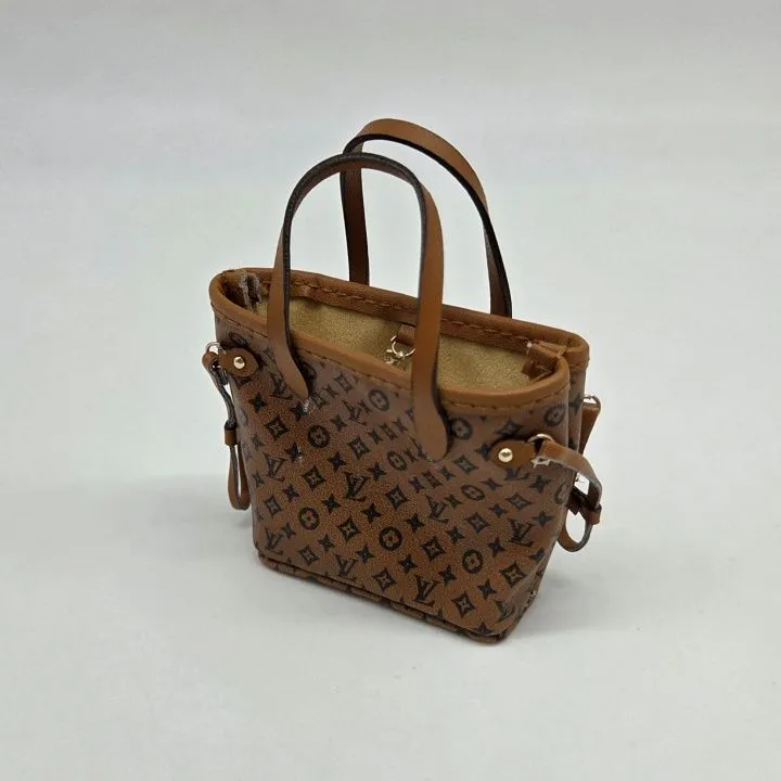 Сумка LV 4,5*6см цв.рыжий (02) С-146 для кукол