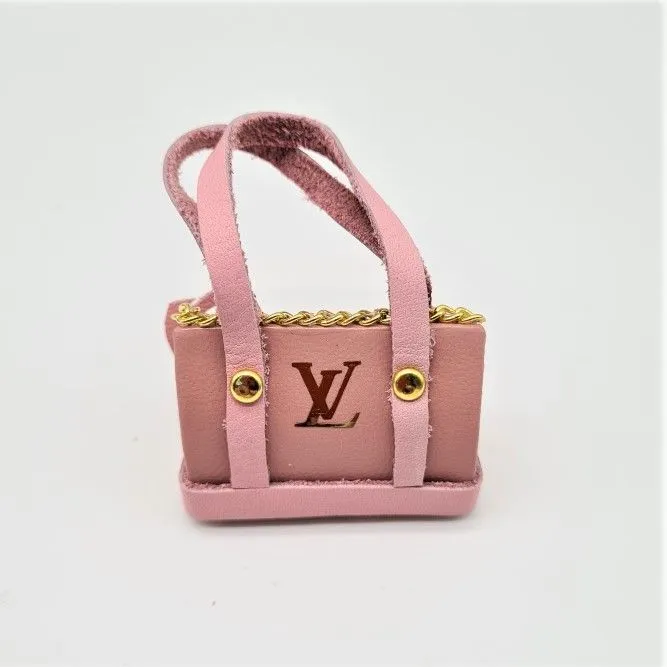 Сумочка  LV С-92 натур.кожа цв.розовый 4,5*2*3см для кукол | 1