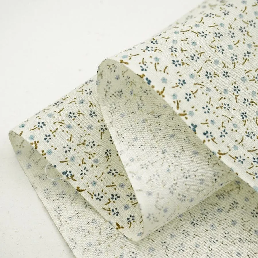 Ткань хлопковая Ситец Очень мелкие синие цветы цв.молочный 50*51см 28079 для кукол | 3