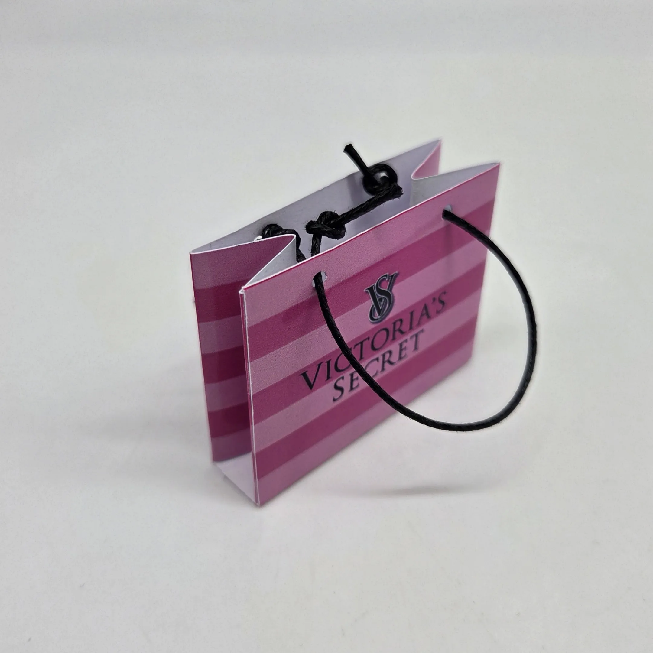 Миниатюрный пакет с логотипом Victoria secret цв.розовый для кукол | 1