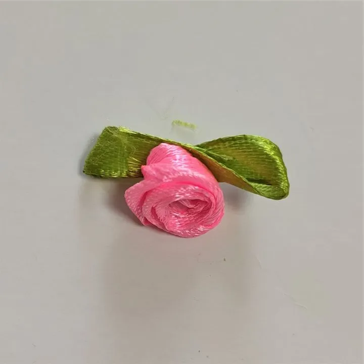 Розочка атласная цв.фуксия (10) 3,2*1,8см 10шт. Р-32 для кукол