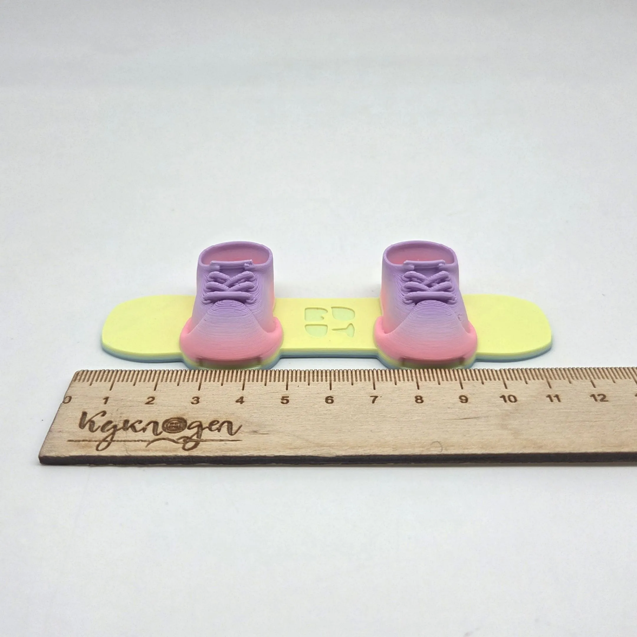 Сноуборд для кукол (Лабубу 17см) цв.жёлто-сиреневый (05) 11,5*4см 281 для кукол | 1