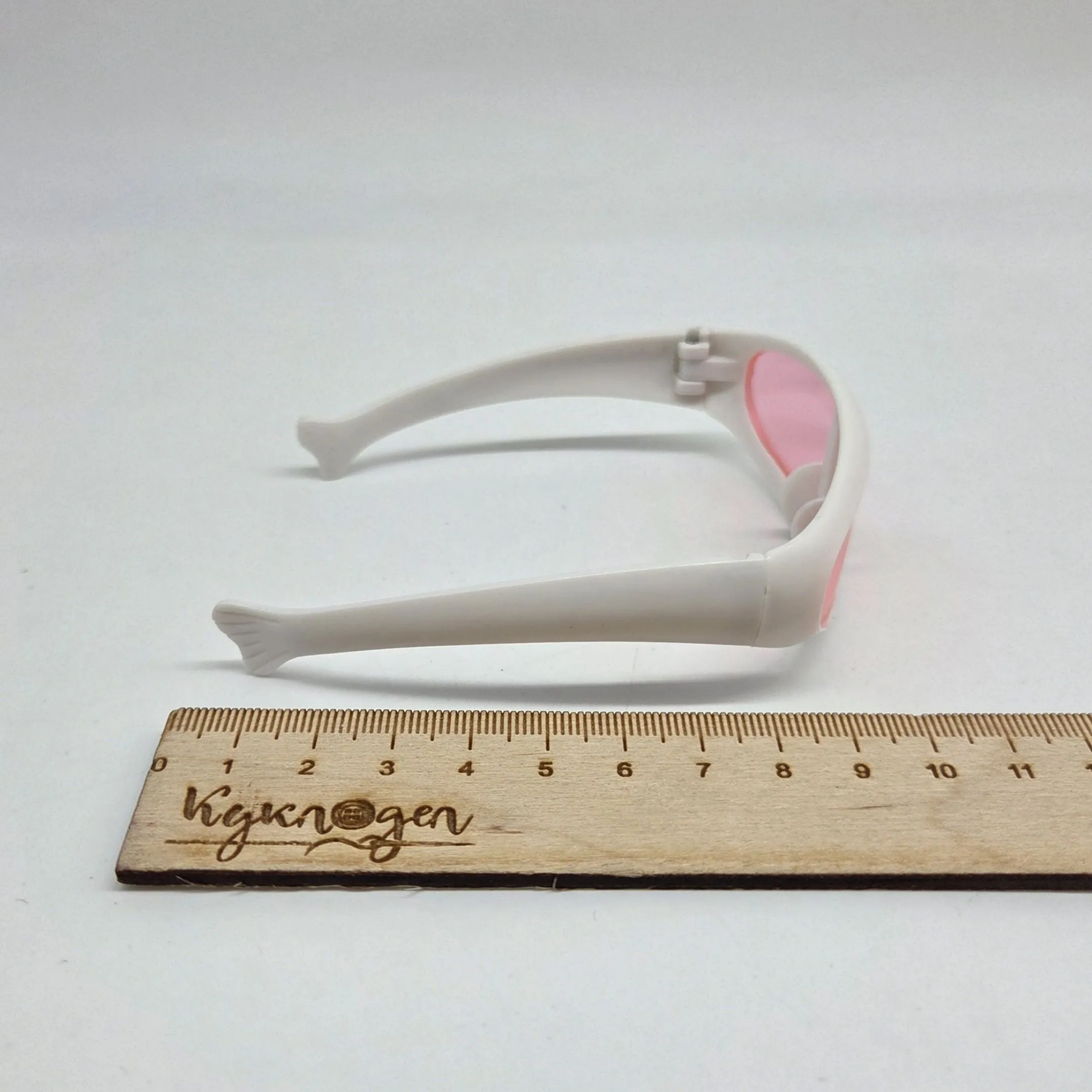 Очки со стеклом пластик 8,3см цв.белый/розовый 255-02 для кукол | 2