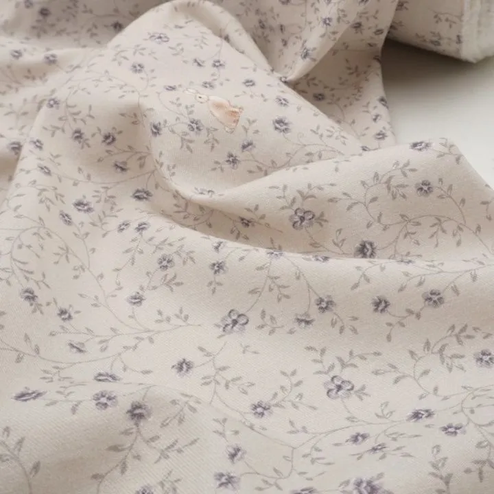 Ткань хлопковая Цветущий секрет 50*50см цв.серо-бежевый 28088 для кукол