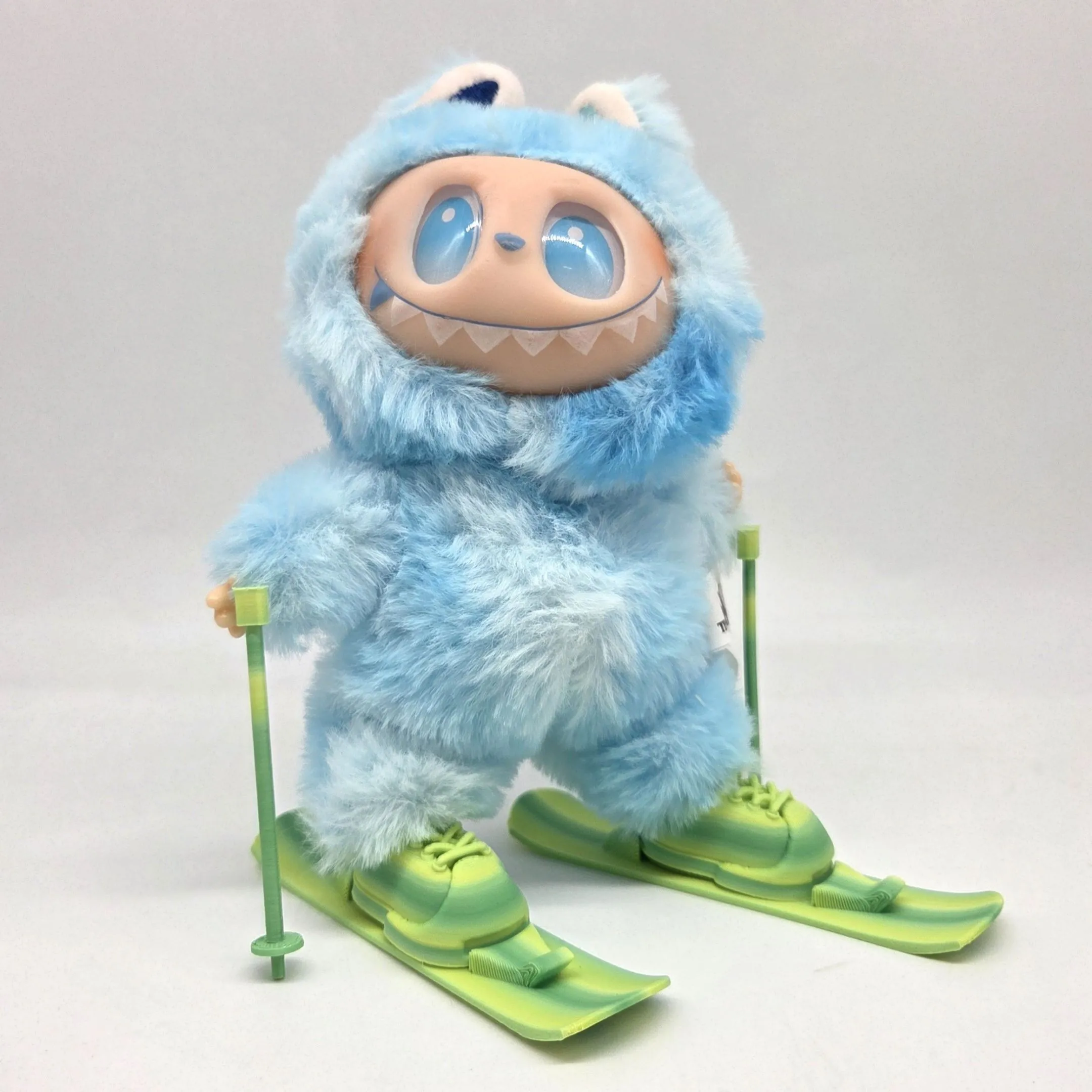 Лыжи с палками и ботинками для кукол (Лабубу 17см) цв.салатовый (03) 282 для кукол | 3