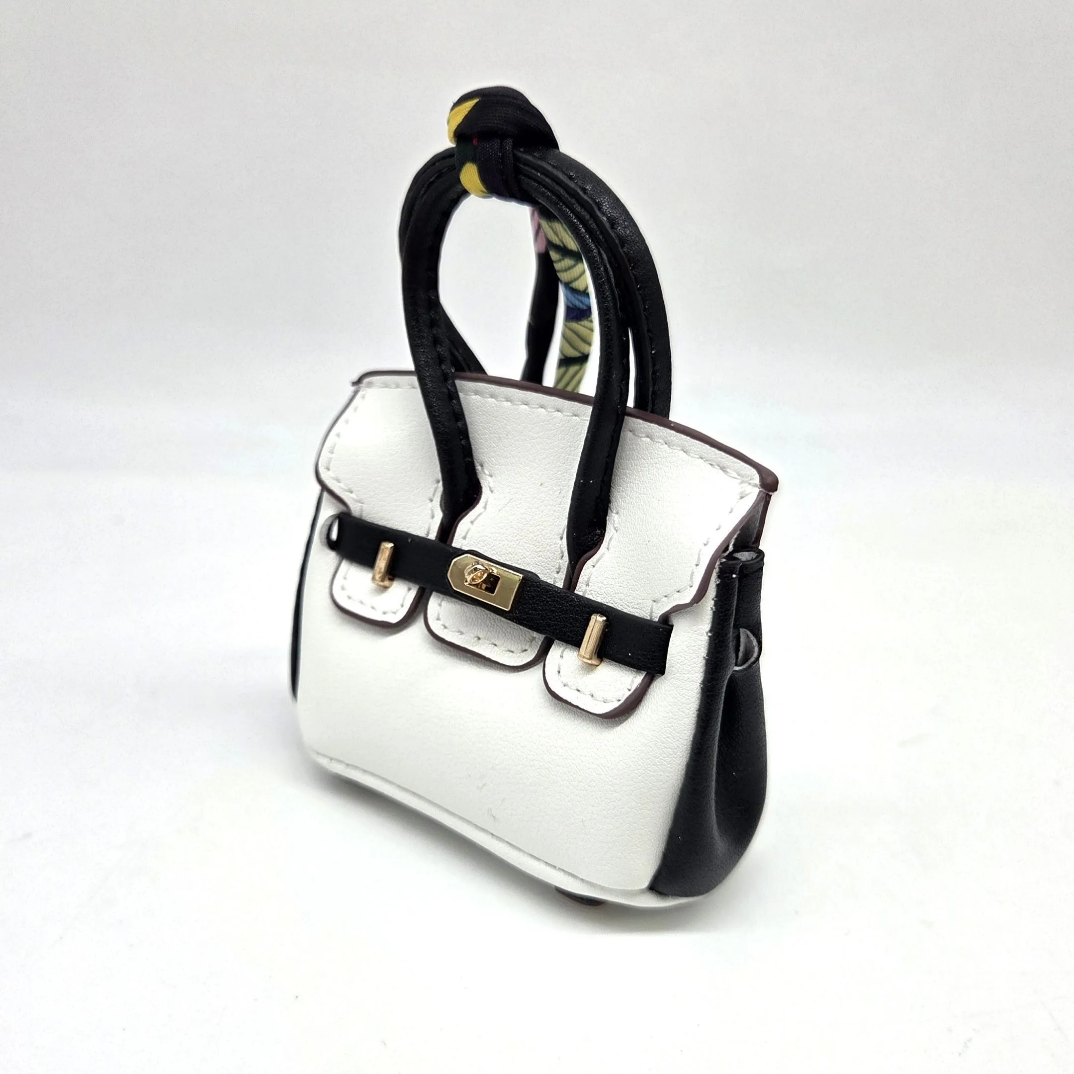 Сумка 7*7,5*3см цв.белый/чёрный (13) С-156 для кукол | 2