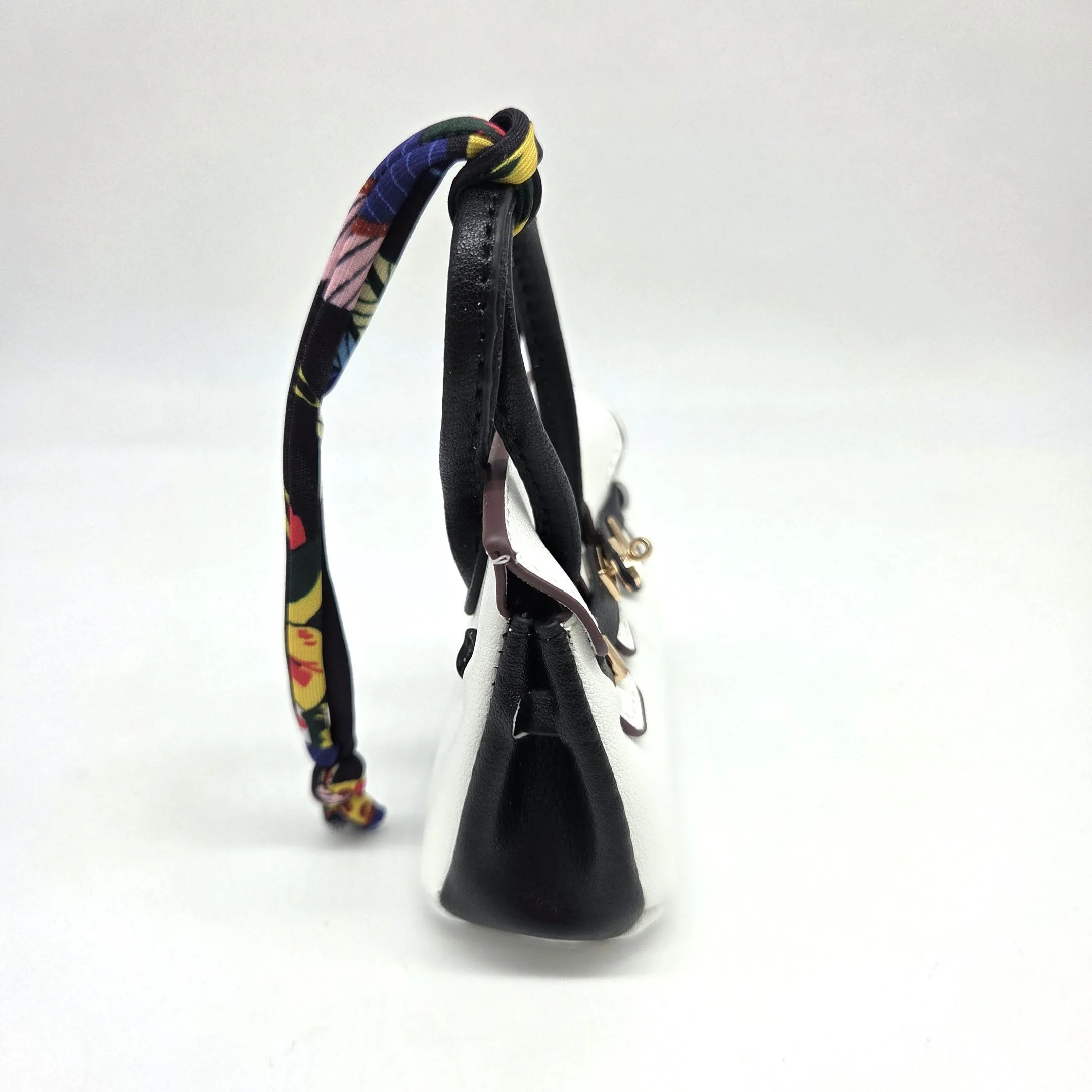 Сумка 7*7,5*3см цв.белый/чёрный (13) С-156 для кукол | 3