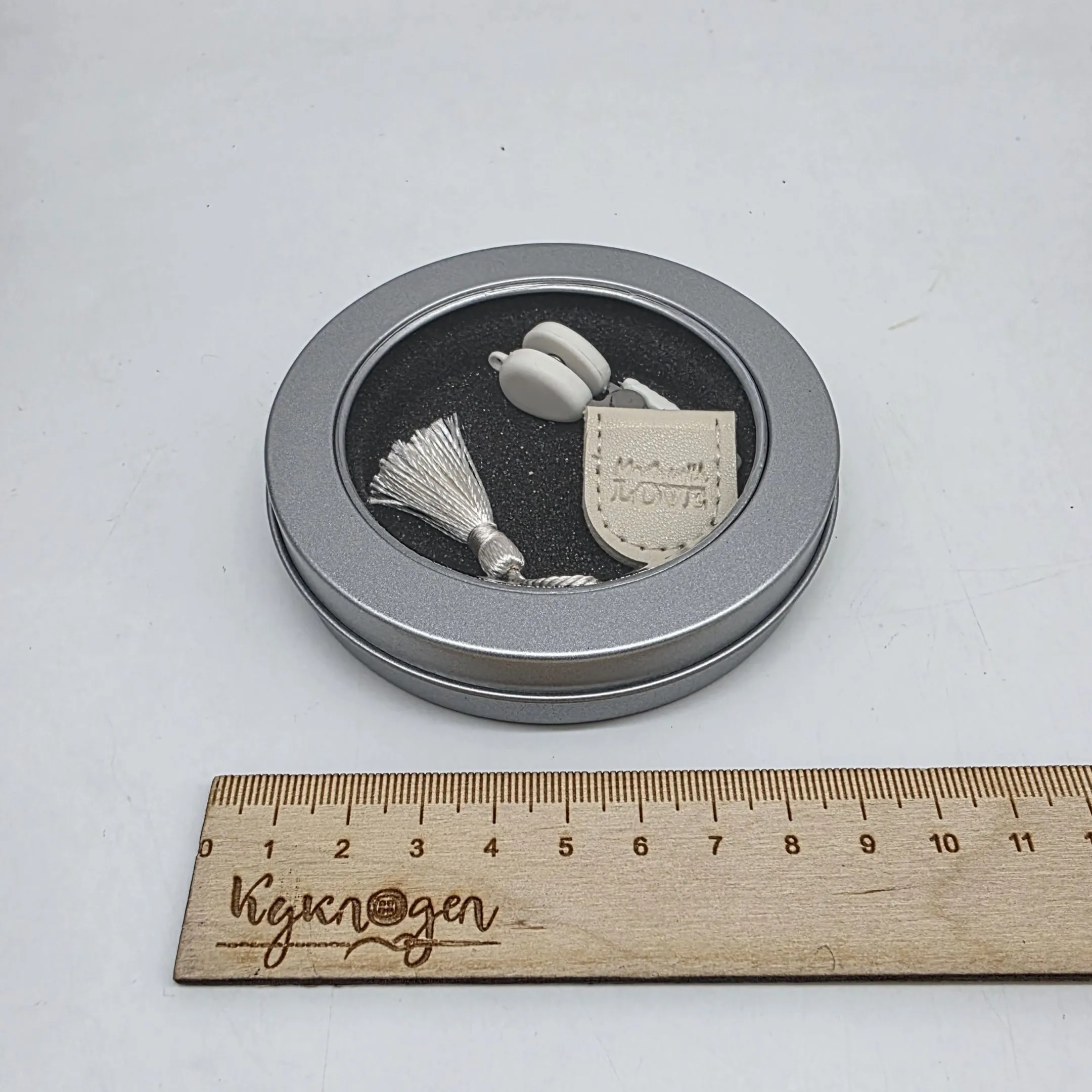 Мини-ножницы 4,5см с чехлом цв.молочный 28013 для кукол | 2