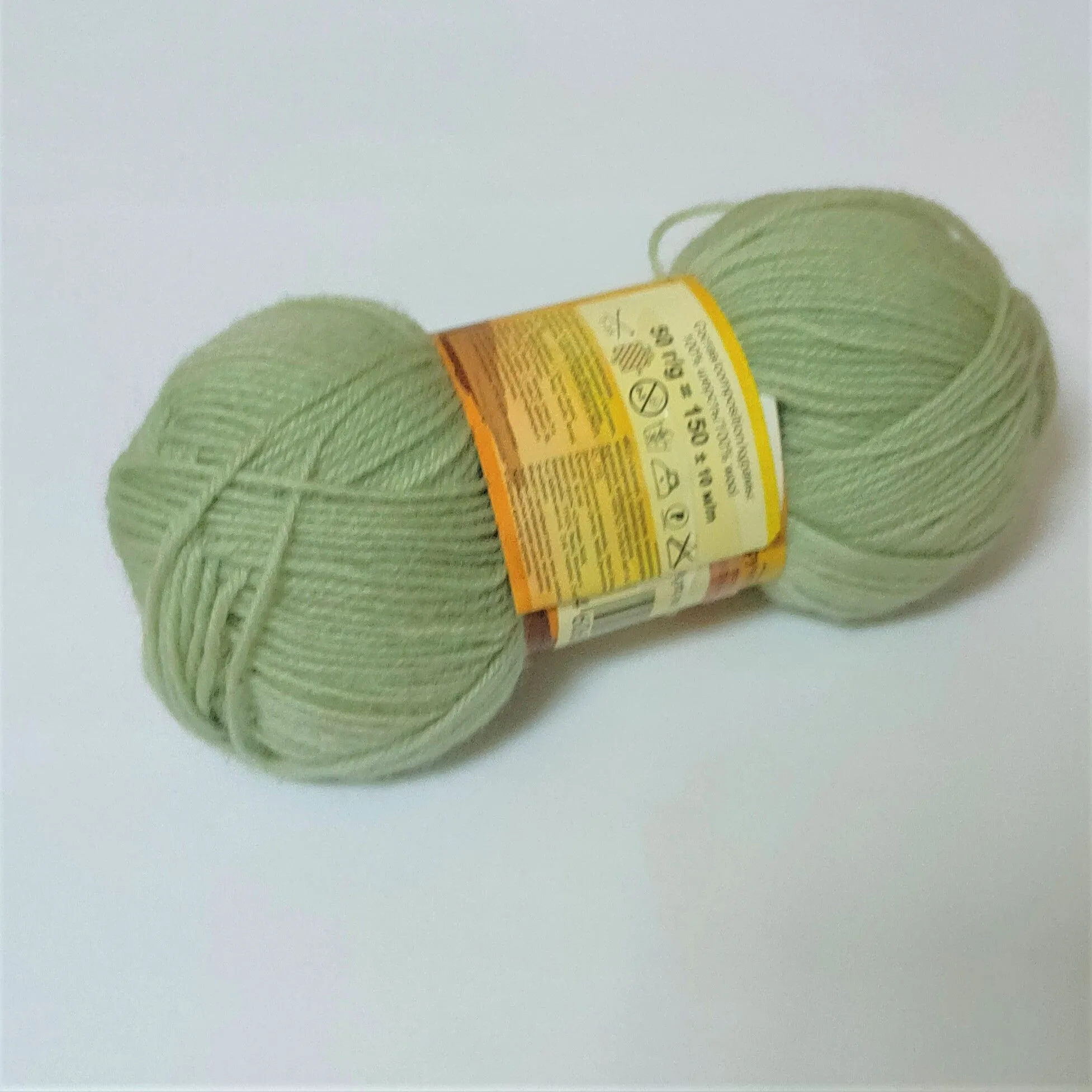 Пряжа ADELIA KATTY 100% шерсть 50г 150м цв.св.зелёный для кукол | 1