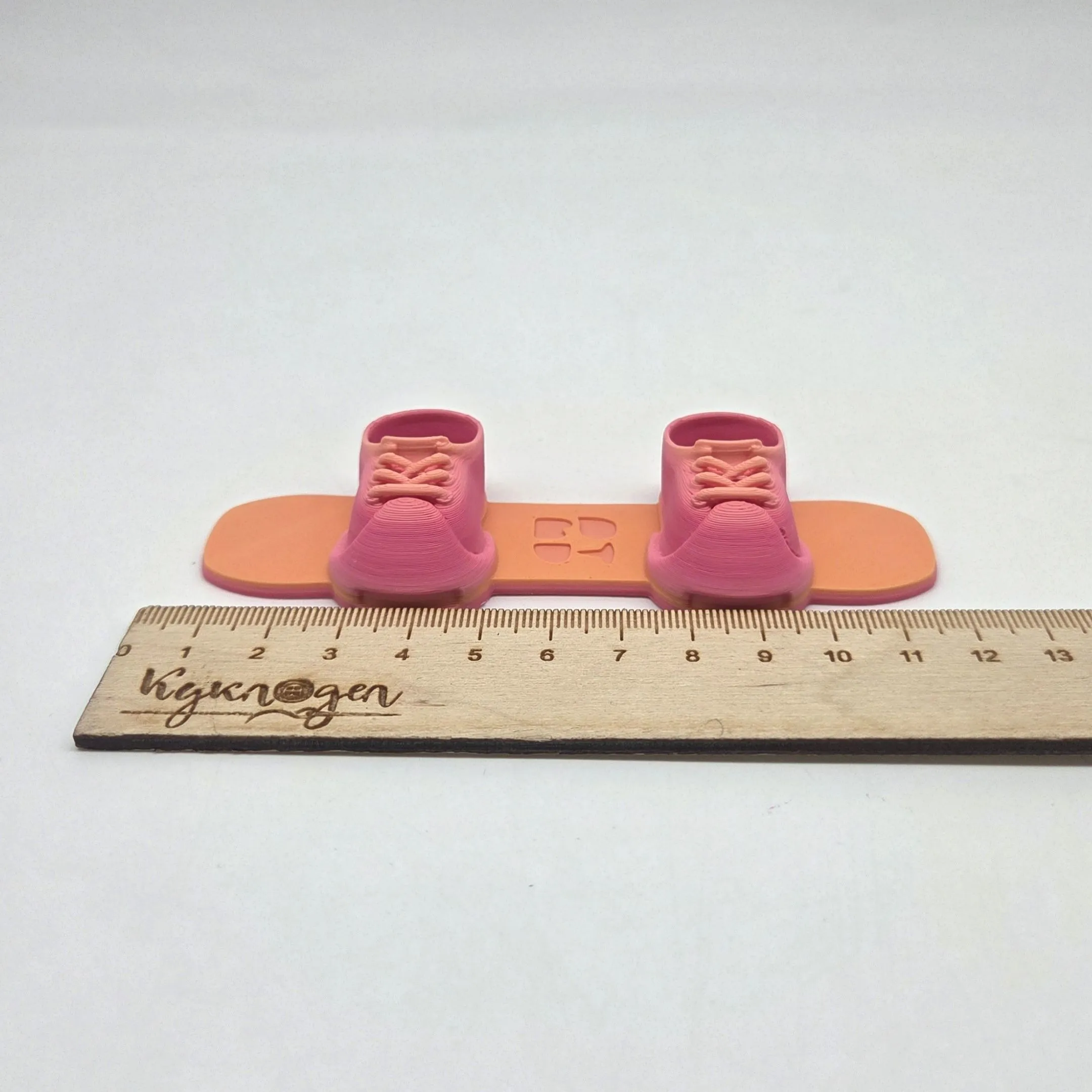 Сноуборд для кукол (Лабубу 17см) цв.оранжево-розовый (07) 11,5*4см 281 для кукол | 1