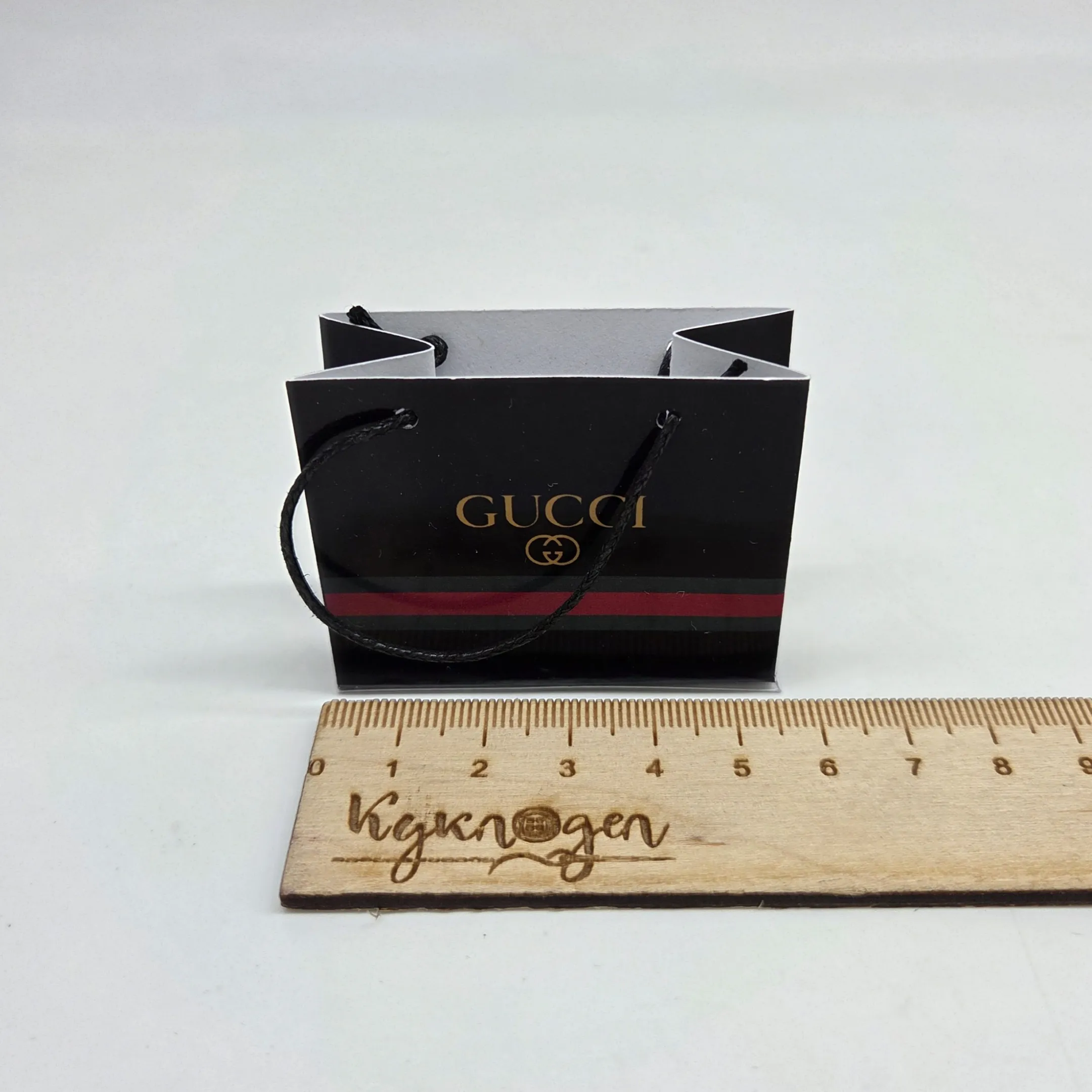 Миниатюрные пакет с логотипом Gucci цв.черный для кукол | 3