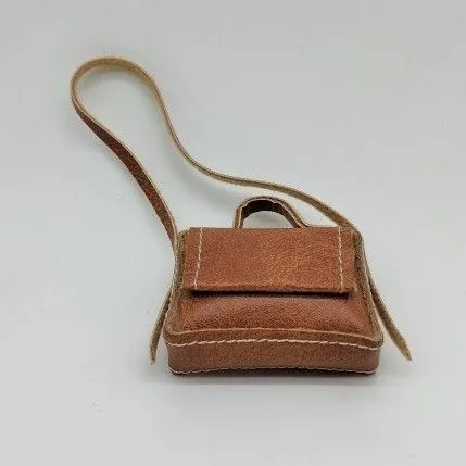 Сумочка С-95 иск.кожа цв.светло-коричневый 4*2,5см для кукол | 1