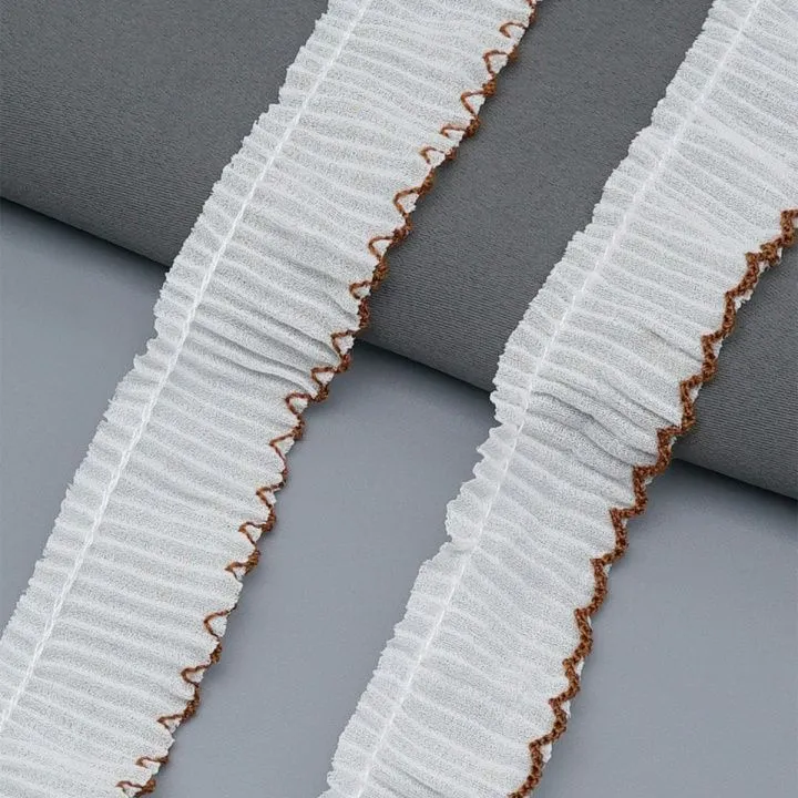 Кружево плиссированное шир.2,5см дл.1м цв.03 белый/коричневый 7748767 для кукол