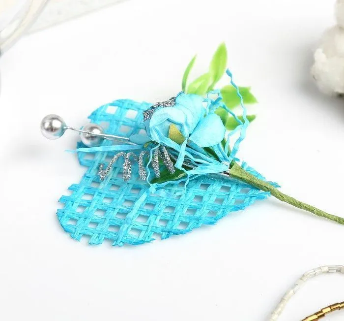 Голубая роза с сердцем 10,5 см для кукол