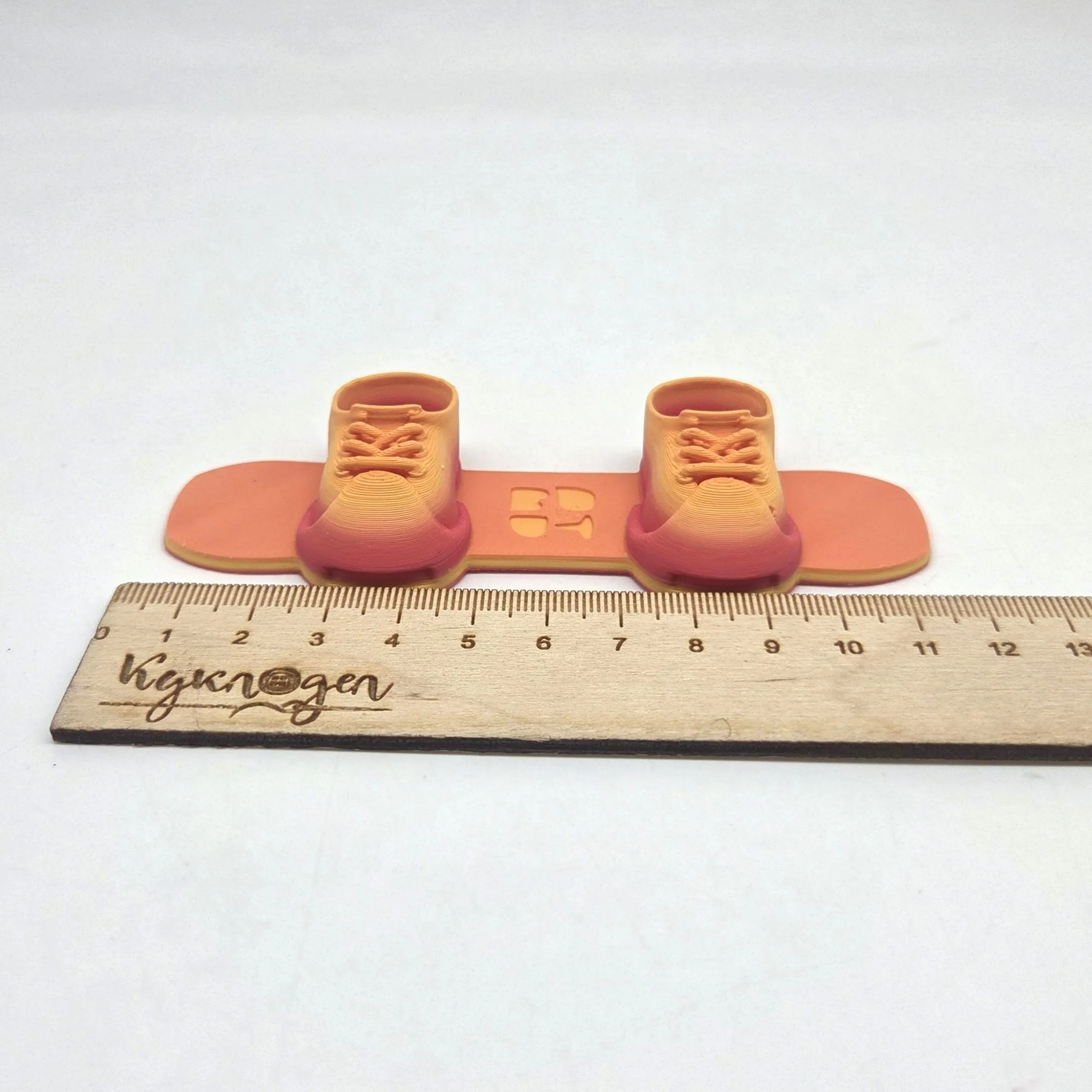 Сноуборд для кукол (Лабубу 17см) цв.мандариново-розовый (08) 11,5*4см 281 для кукол | 1