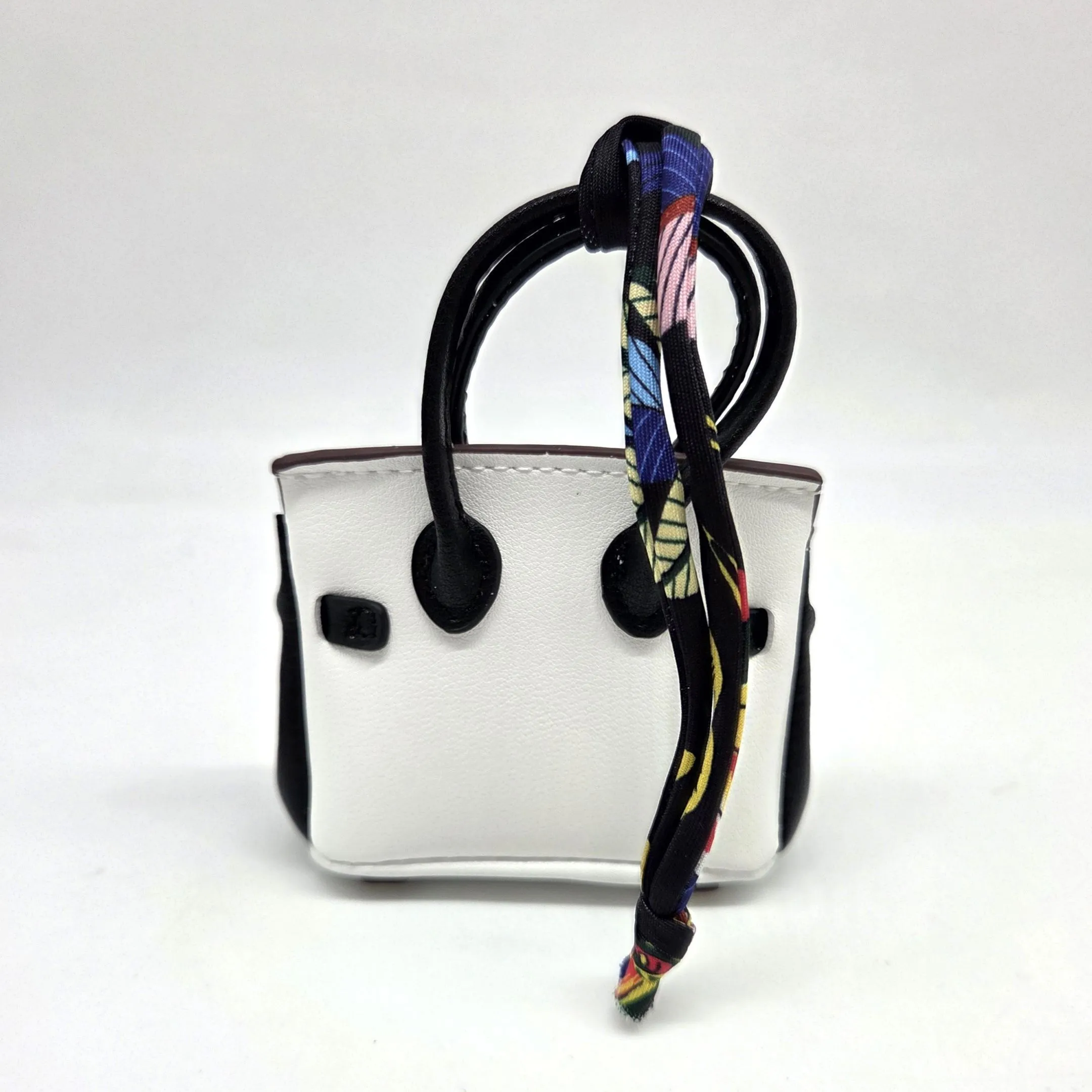 Сумка 7*7,5*3см цв.белый/чёрный (13) С-156 для кукол | 4