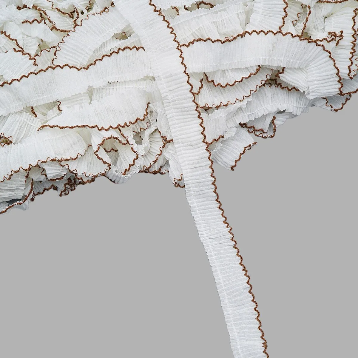 Кружево плиссированное шир.2,5см дл.1м цв.03 белый/коричневый 7748767 для кукол | 3