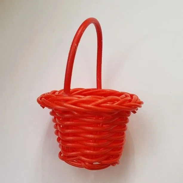 Корзиночка для кукол 4,5*4,5*6см цв.красный 4022576 для кукол