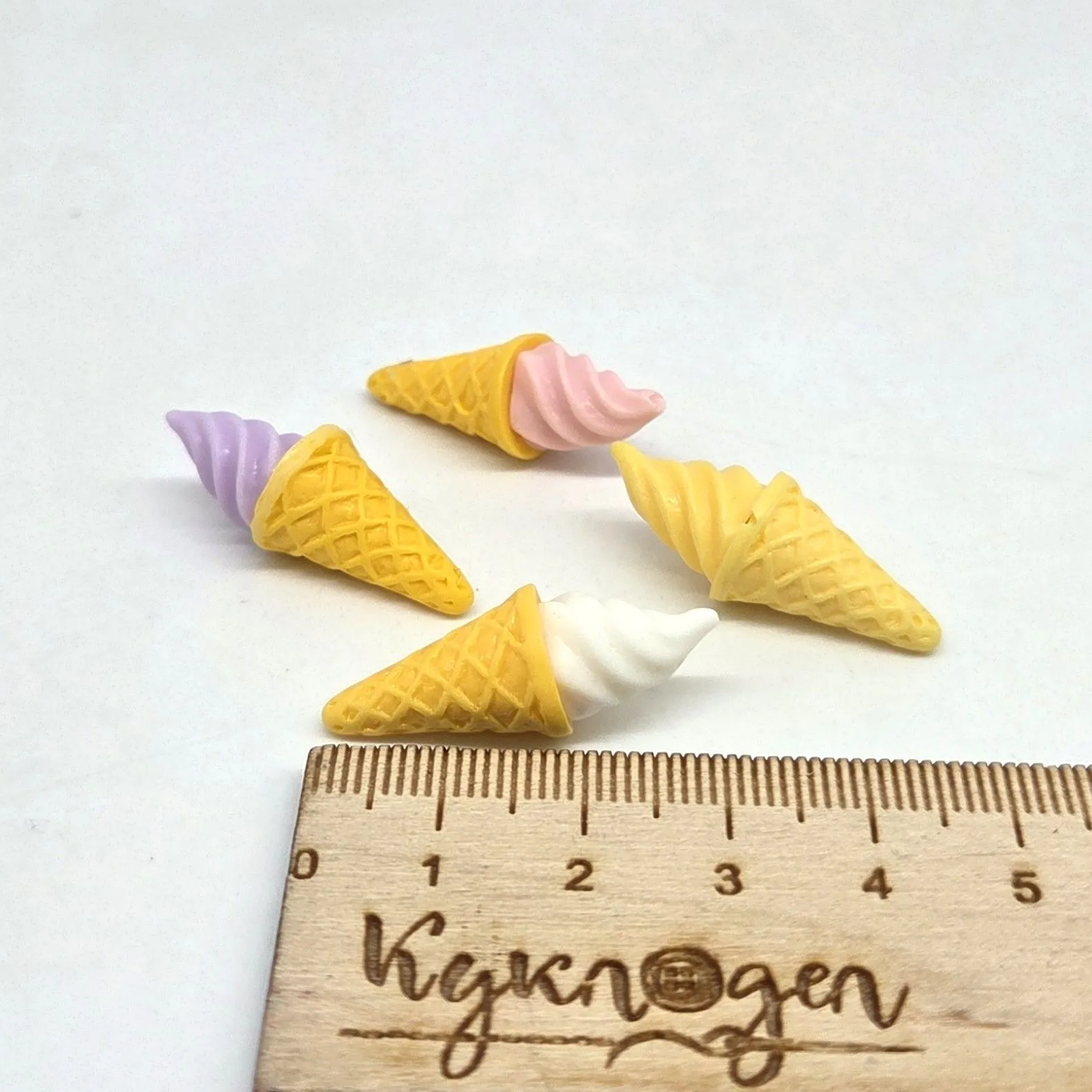 Мороженое Рожок 3,2*1,2см цв.МИКС 1шт. 27876 для кукол | 1