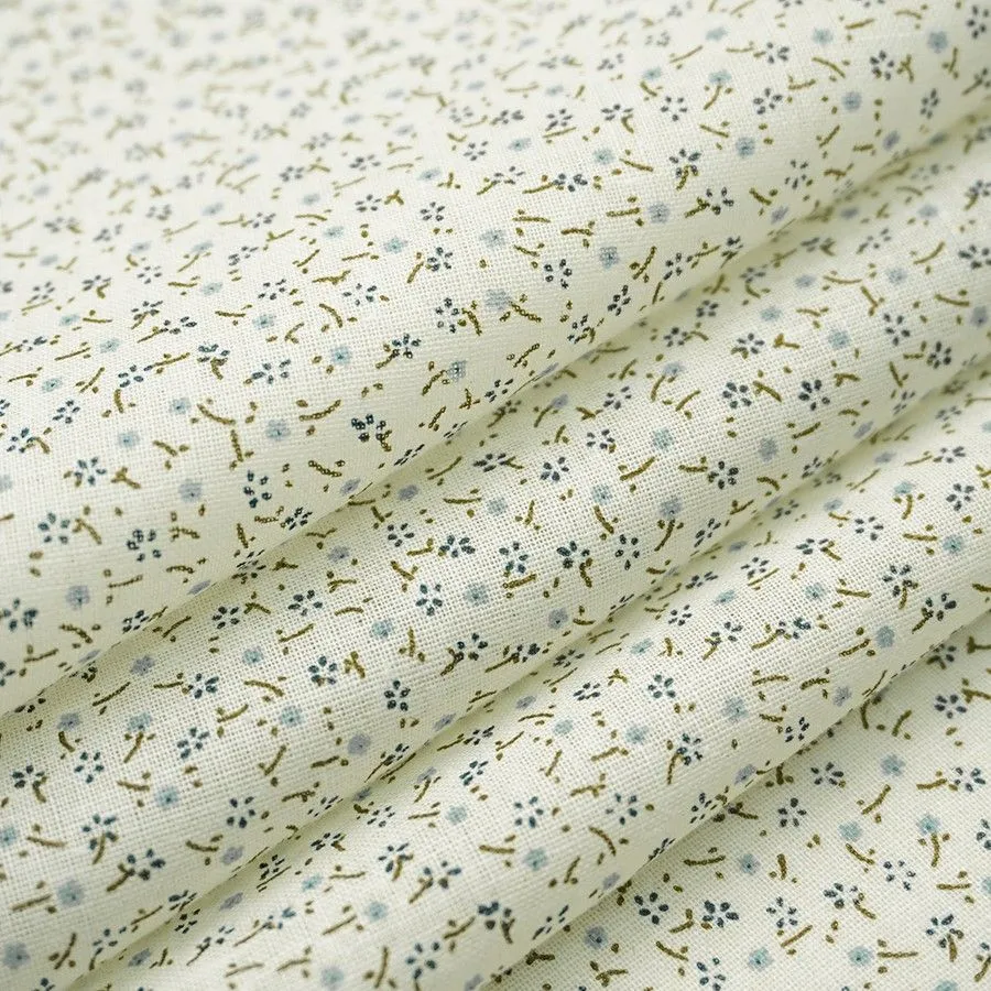 Ткань хлопковая Ситец Очень мелкие синие цветы цв.молочный 50*51см 28079 для кукол | 1