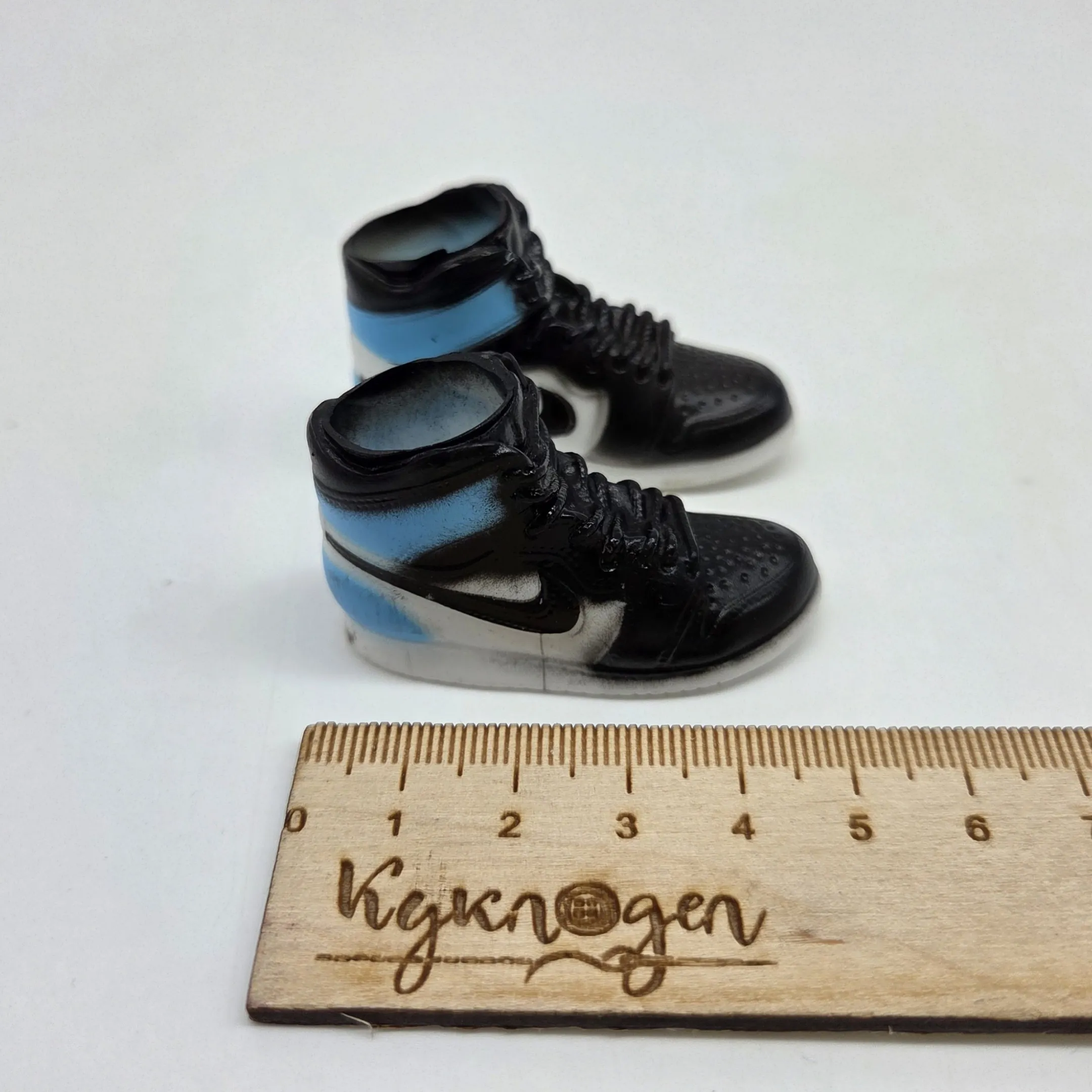 Кроссовки резиновые Найк К-42 цв.голубой/чёрный (03) 5см для кукол | 2