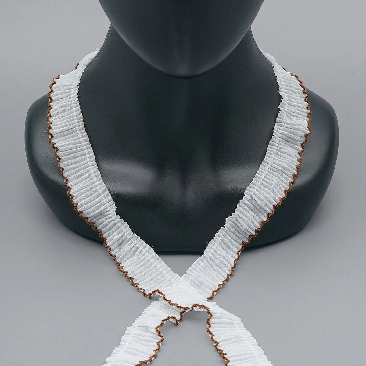 Кружево плиссированное шир.2,5см дл.1м цв.03 белый/коричневый 7748767 для кукол | 2