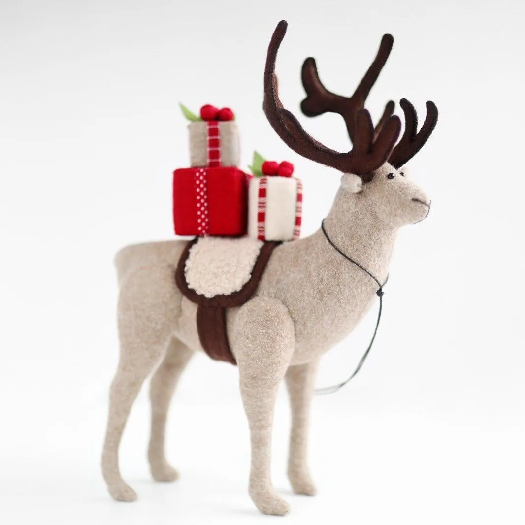 Набор мальчик и девочка, красный дом, олень с подарками. Школа "Падал снег" Т.Коннэ для кукол | 2