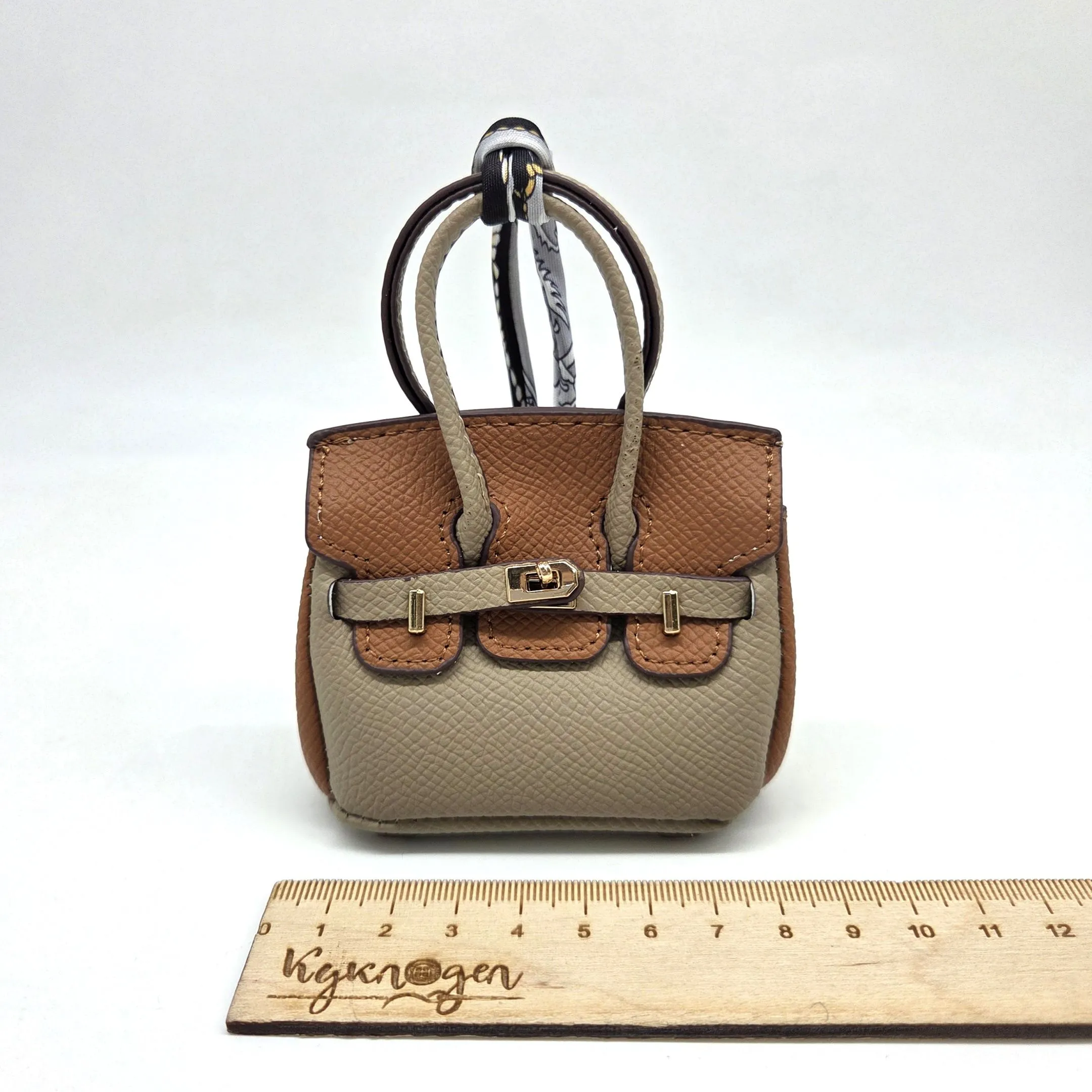 Сумка 7*7,5*3см цв.бежевый/рыжий (15) С-156 для кукол | 1