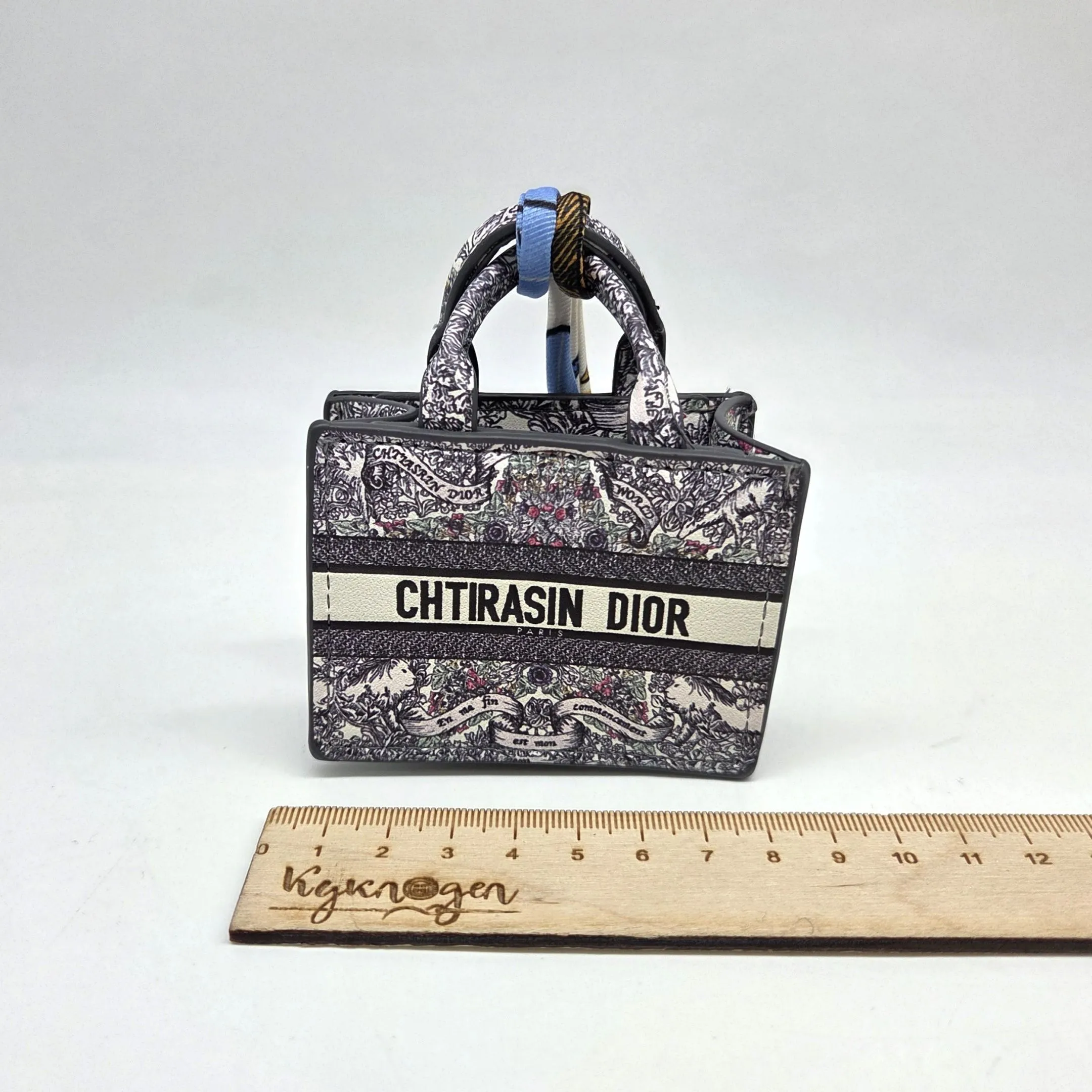 Сумка CD 7,7*6*4см цв.серый (06) С-155 для кукол | 1