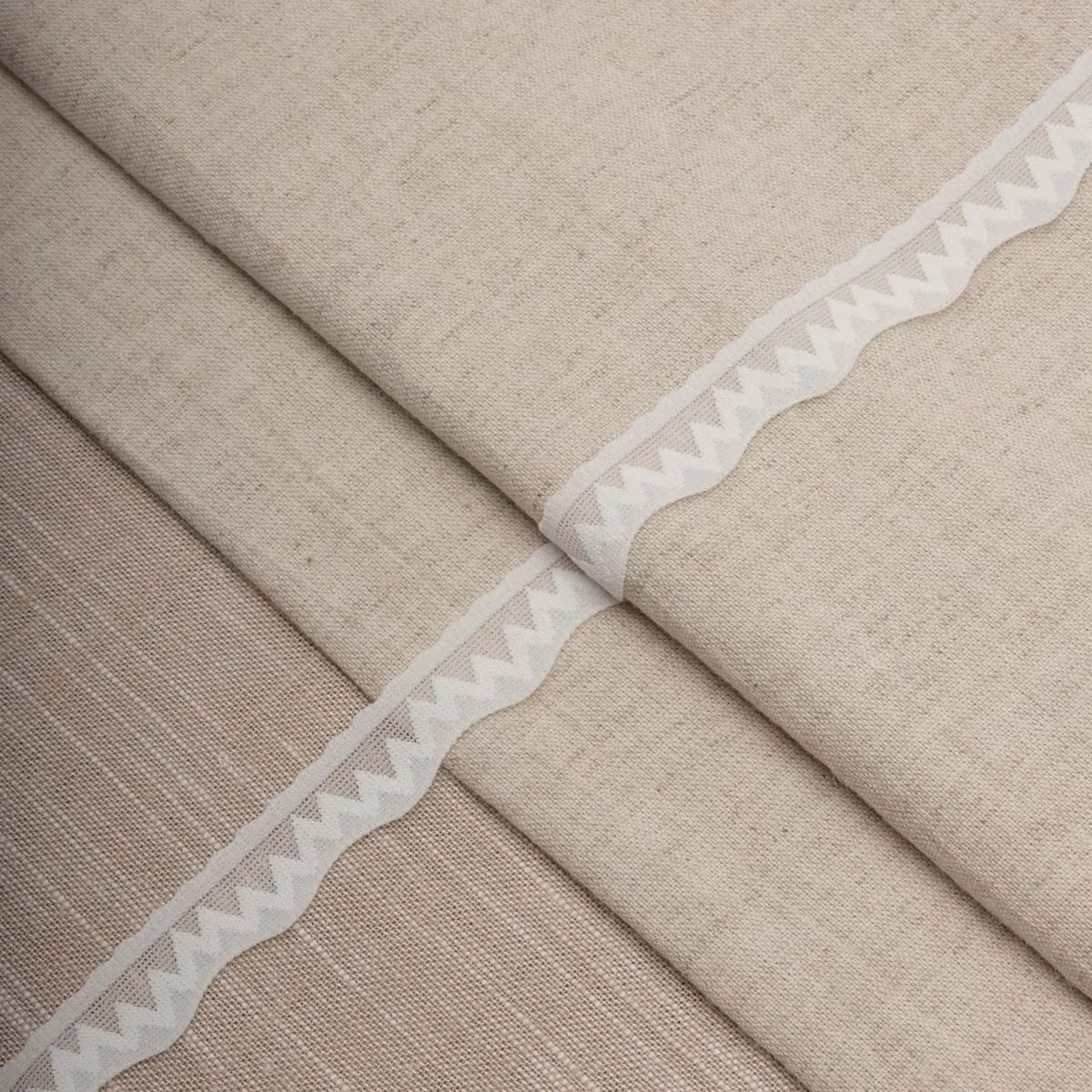 Кружево эластичное шир.1,5см дл.1м цв.белый 7738419 для кукол | 2