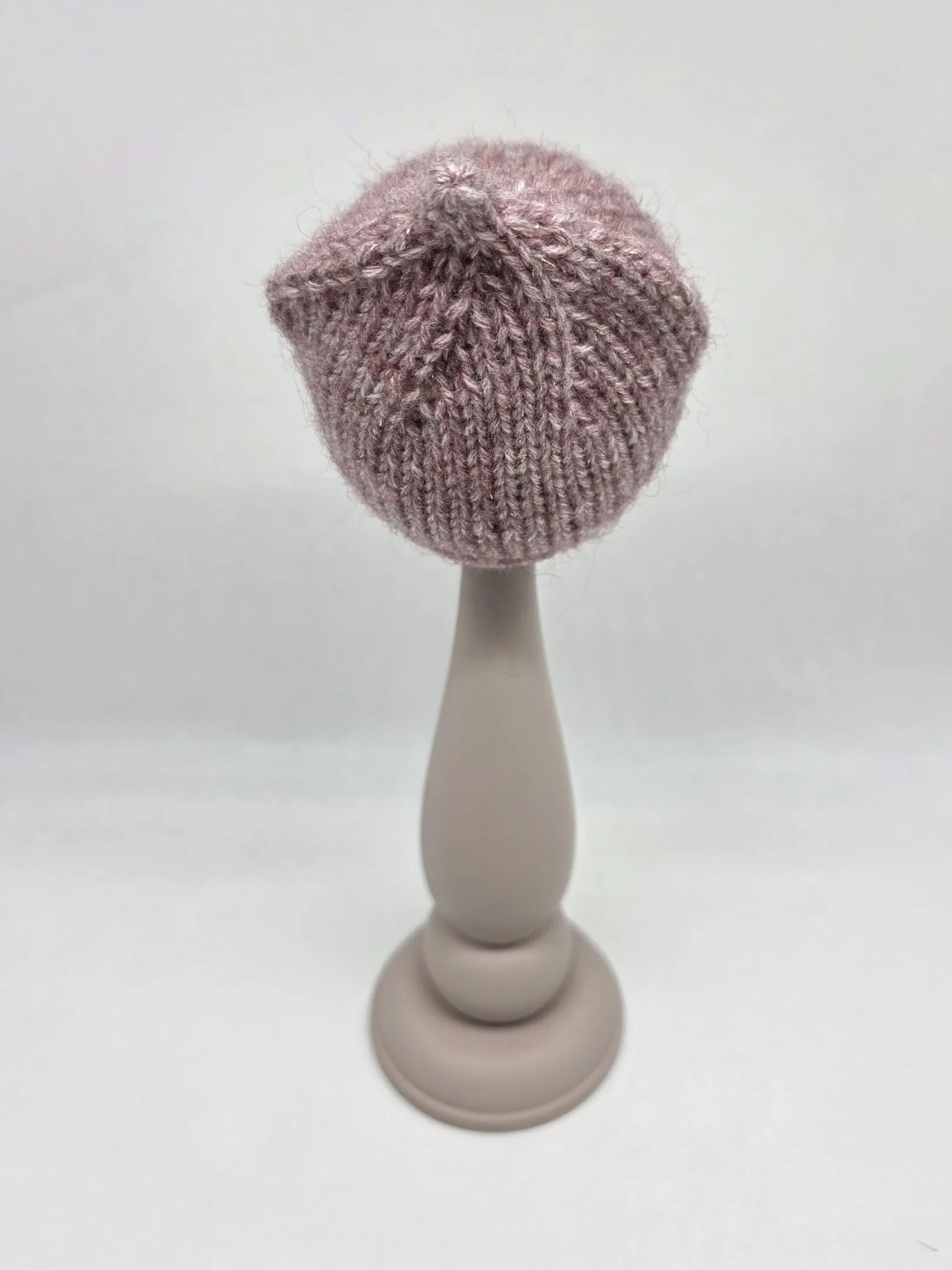 Шапочка-редиска ША-55 цв.брусника с люрексом (07), обхват 27см для кукол | 1