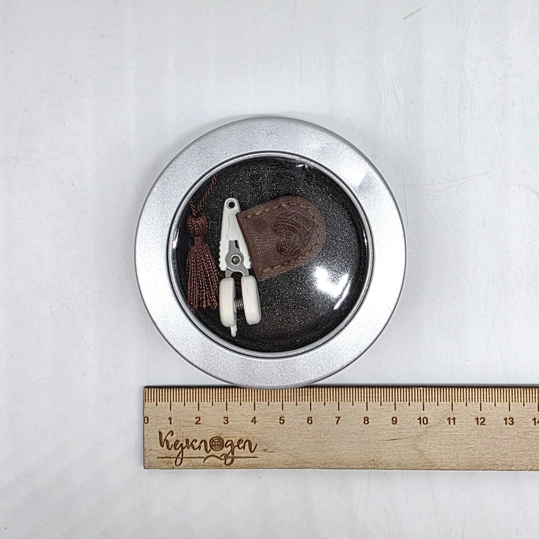 Мини-ножницы 4,5см с чехлом цв.коричневый 28016 для кукол | 2