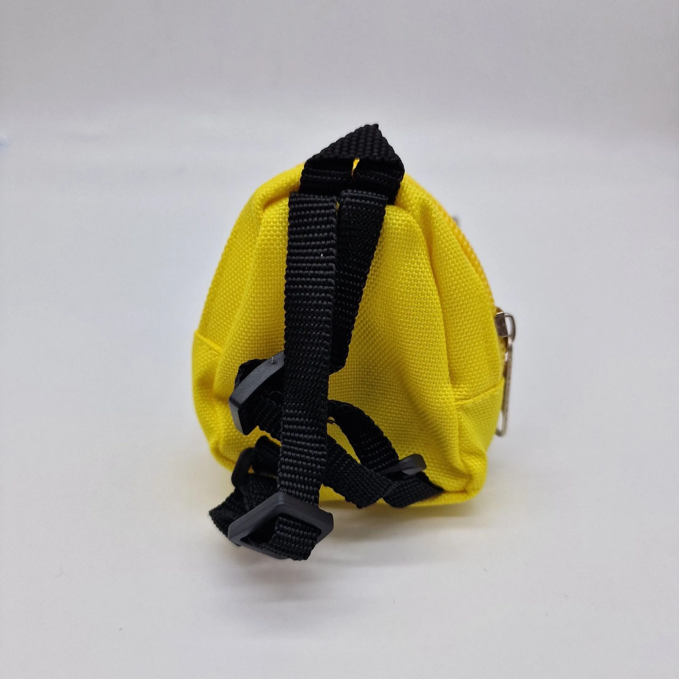 Рюкзак Спорт с прозрачной передней частью 3*6,5*7,5см цв.жёлтый (06) Р-42 для кукол | 1