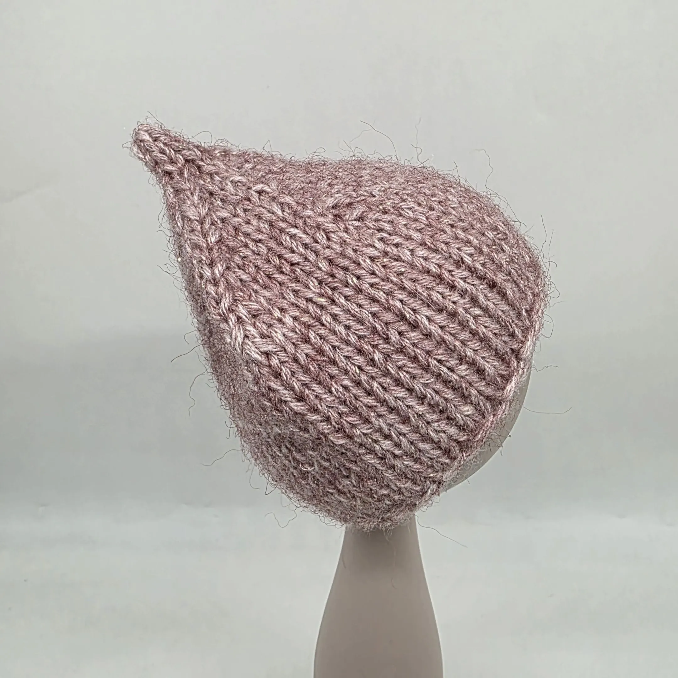 Шапочка-редиска ША-55 цв.брусника с люрексом (07), обхват 27см для кукол | 2