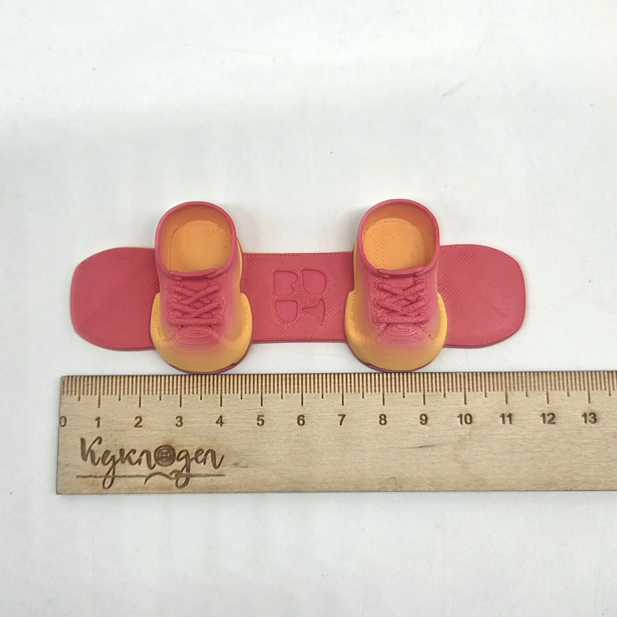 Сноуборд для кукол (Лабубу 17см) цв.красно-жёлтый (09) 11,5*4см 281 для кукол | 2